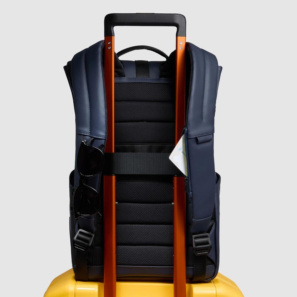Water-repellent backpack for computer and iPad® with bottle pocket, shock protection, and RFID. PIQUADRO Blue