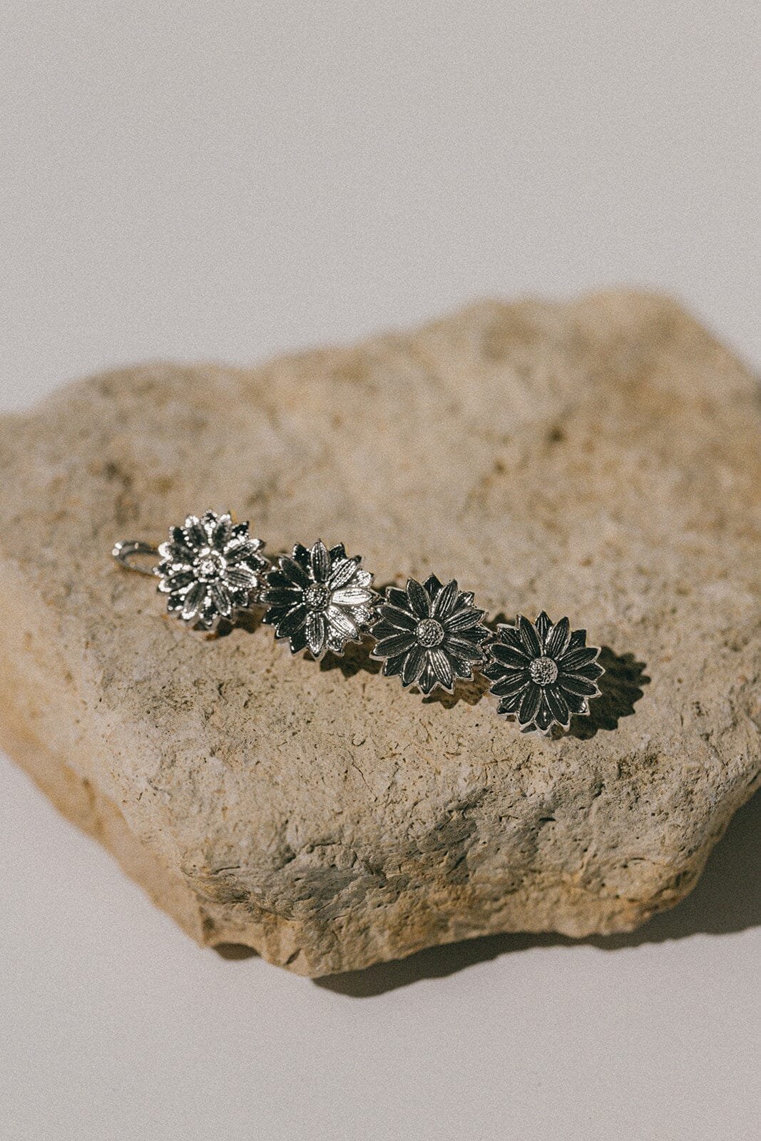 Mini gold flower hair clip in gold-plated brass MONSIEUR SIMONE Silver