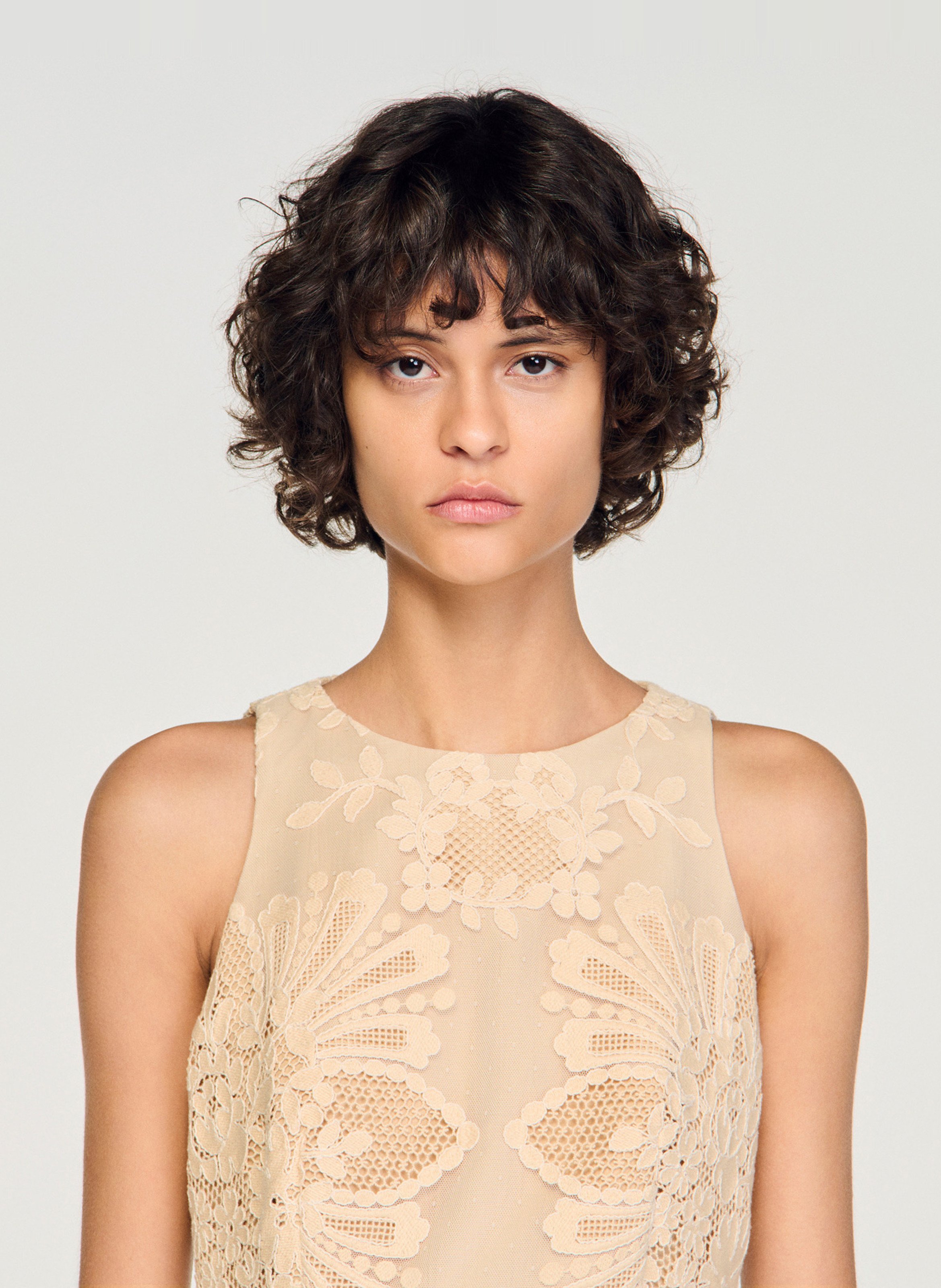 Korte mouwloze kanten jurk SANDRO Beige