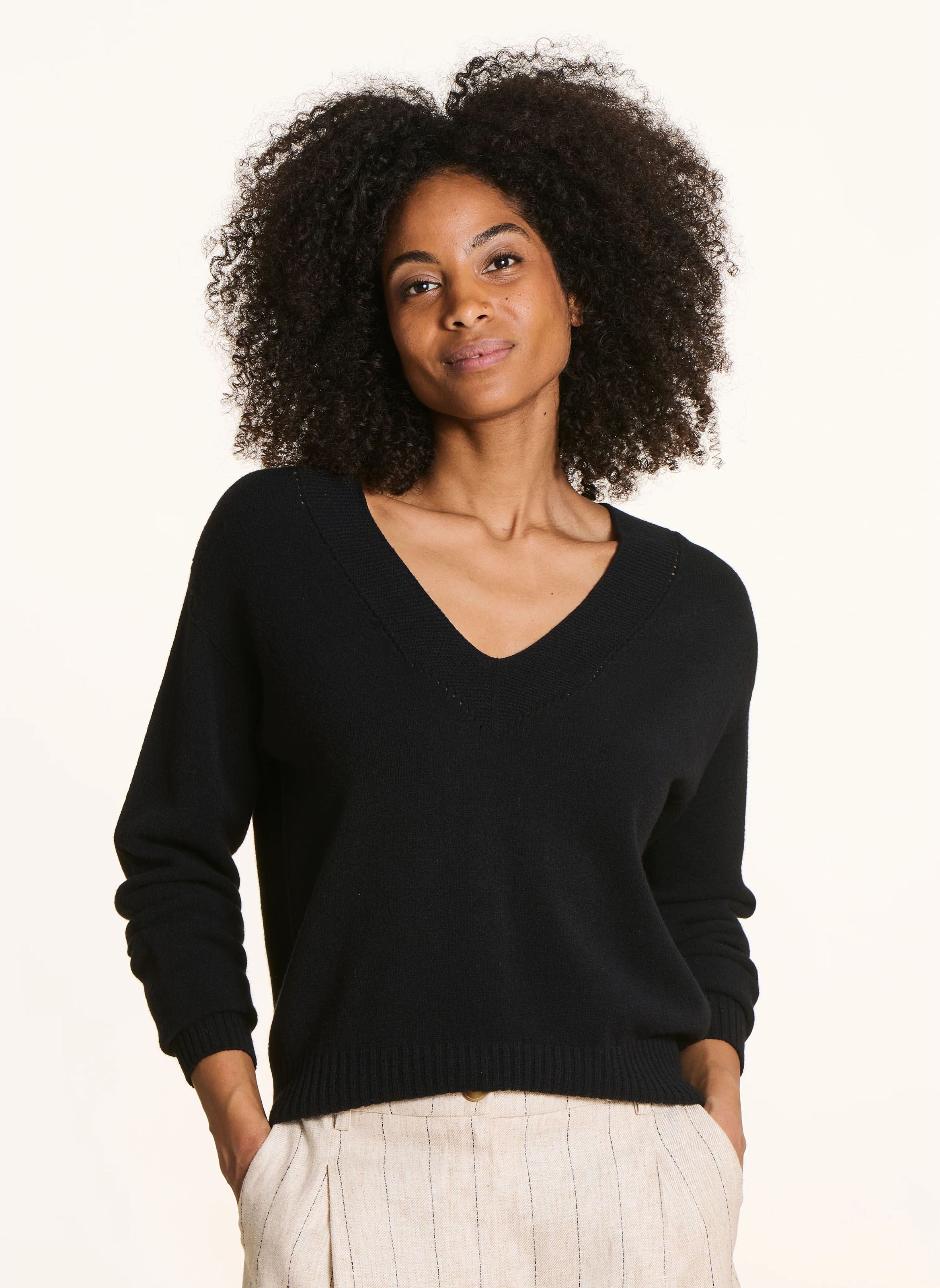 Loose-fit mixed-knit V-neck sweater LA FEE MARABOUTEE