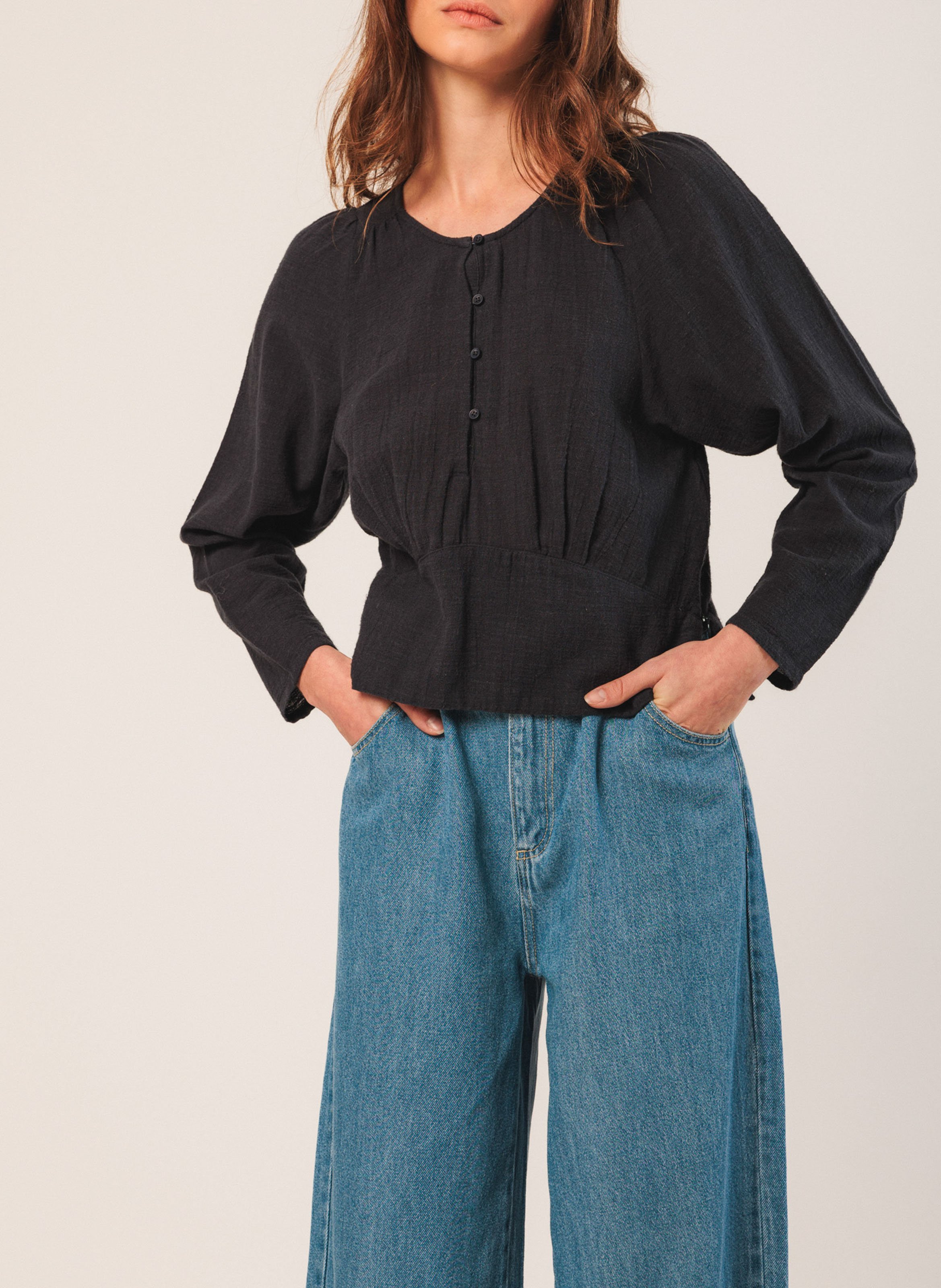 Fitted round neck top in organic cotton INDI &amp; COLD