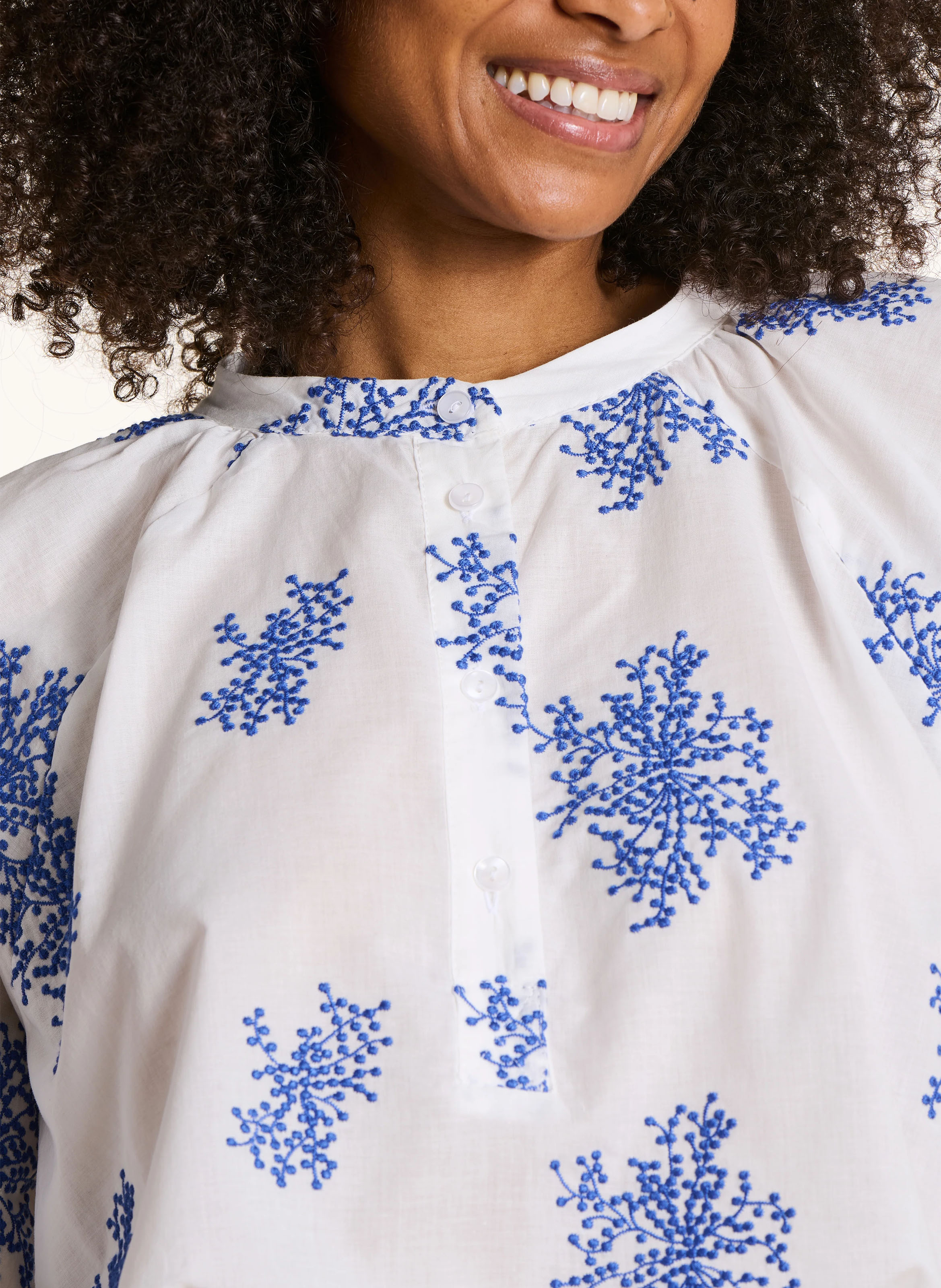 Chemisier oversize col rond brodé LA FEE MARABOUTEE Bleu