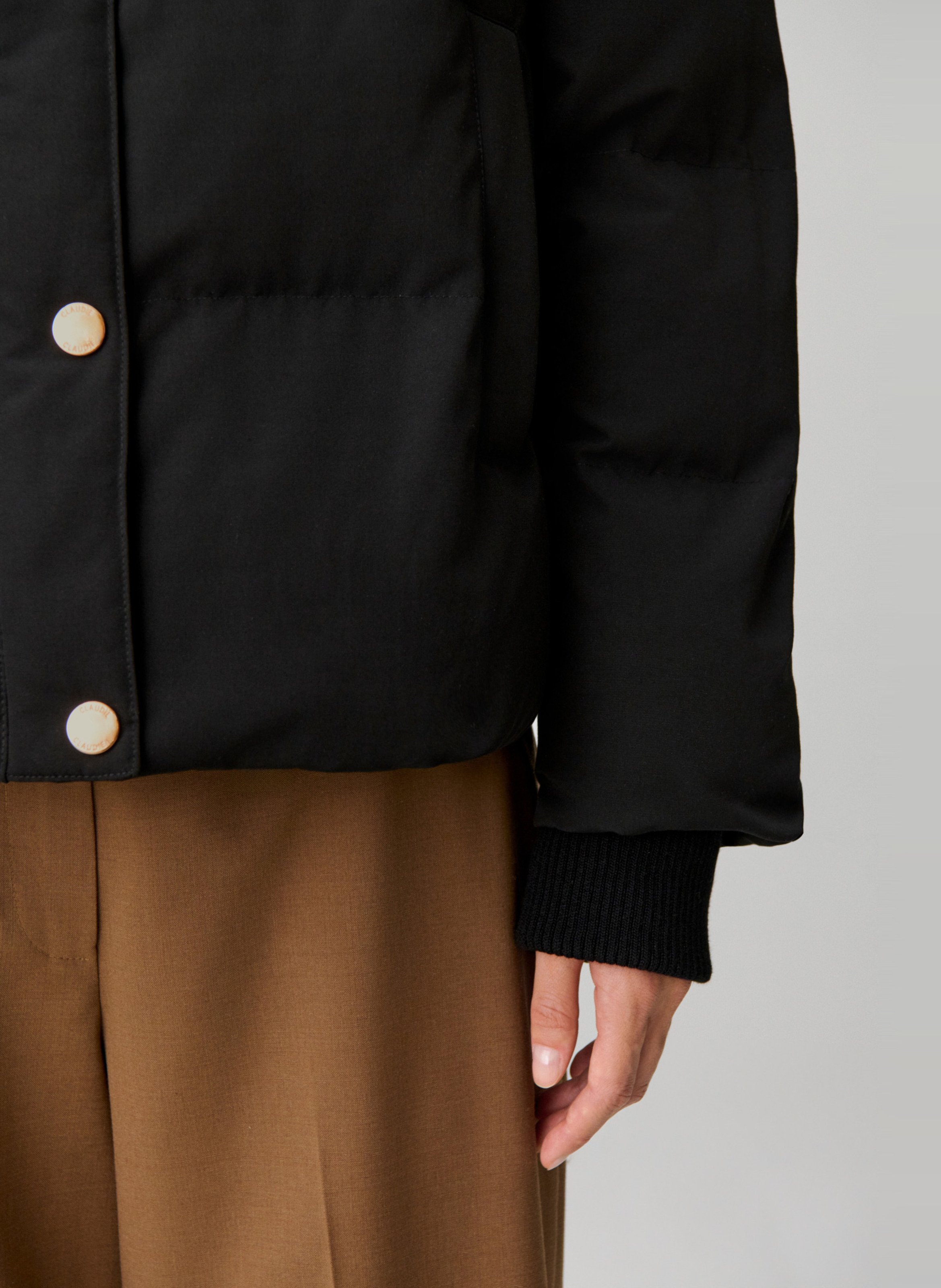 Gerade geschnittene Steppjacke mit Stehkragen CLAUDIE PIERLOT Schwarz