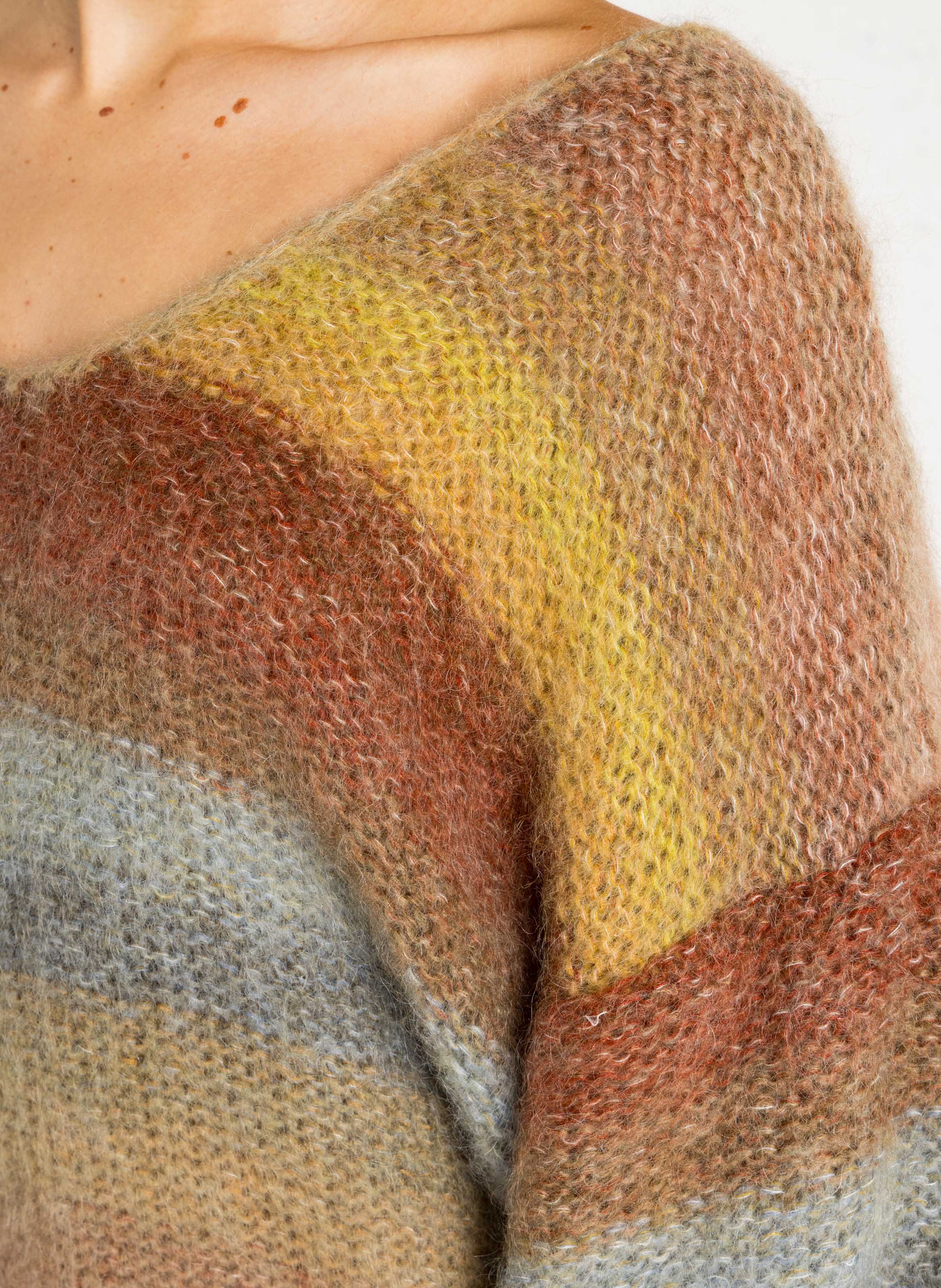 Pull ample col V en laine mélangée MES DEMOISELLES Multicolore