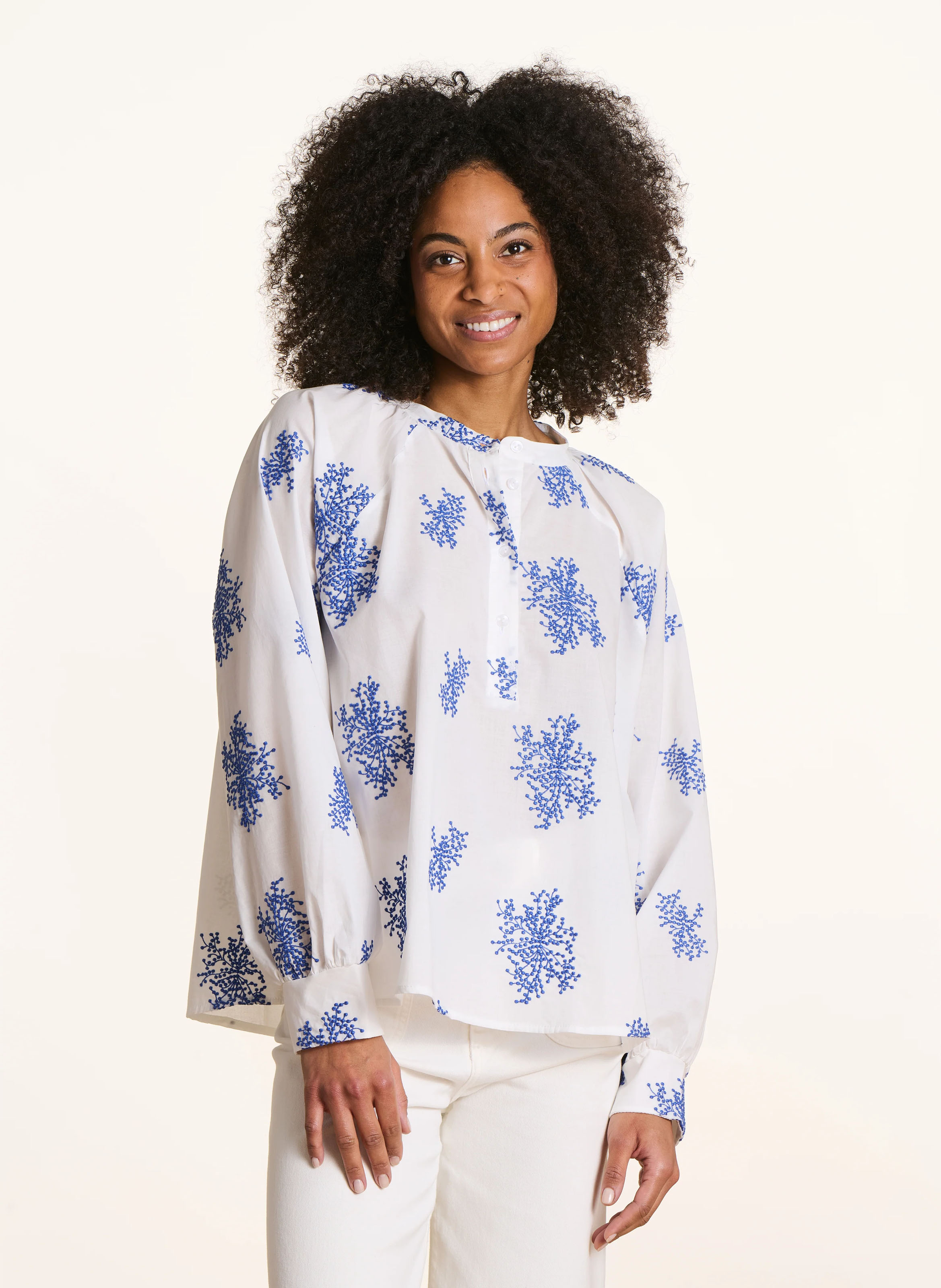 Chemisier oversize col rond brodé LA FEE MARABOUTEE Bleu