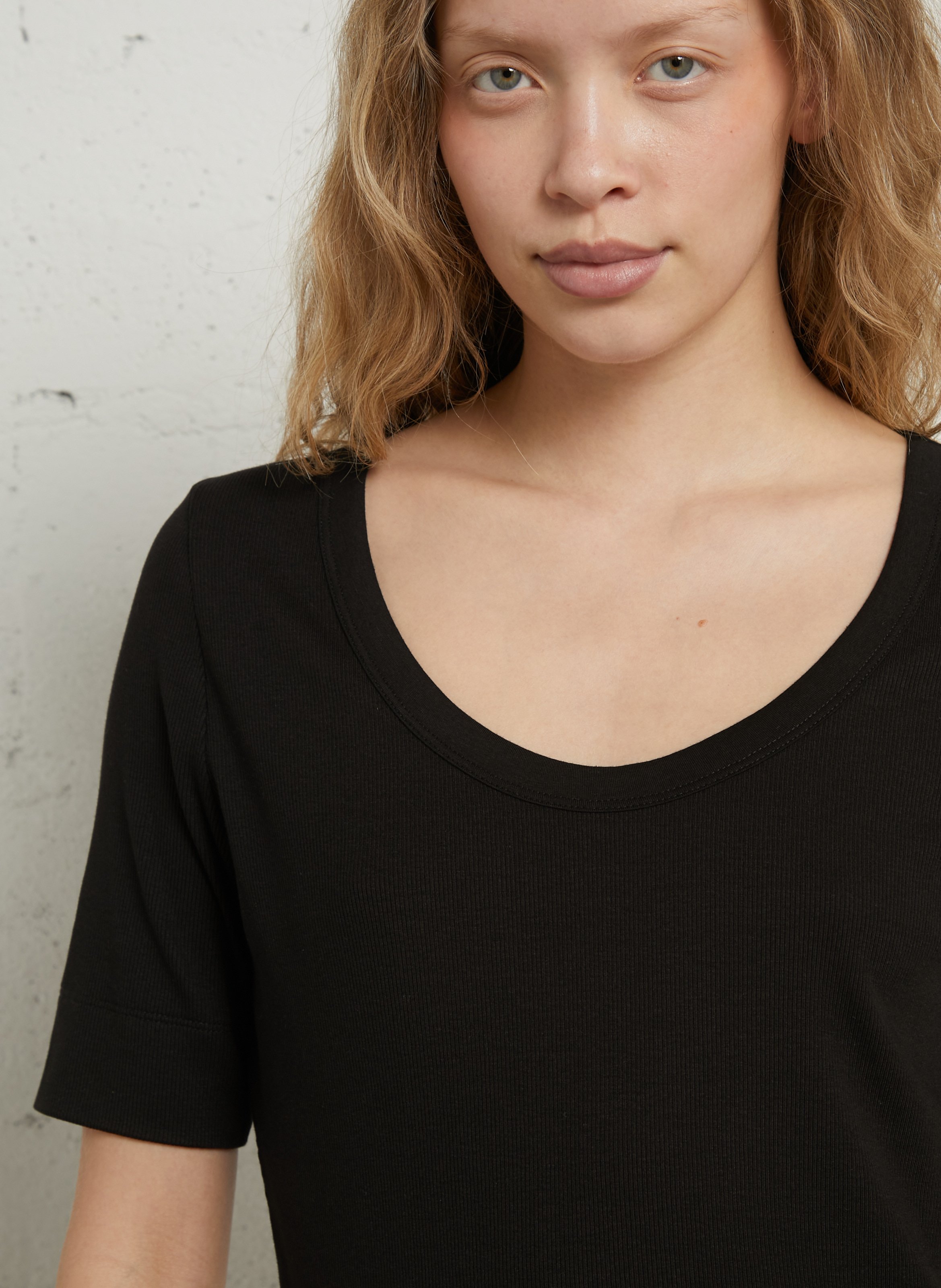 Basic cotton-mix T-shirt MAISON 123 Black