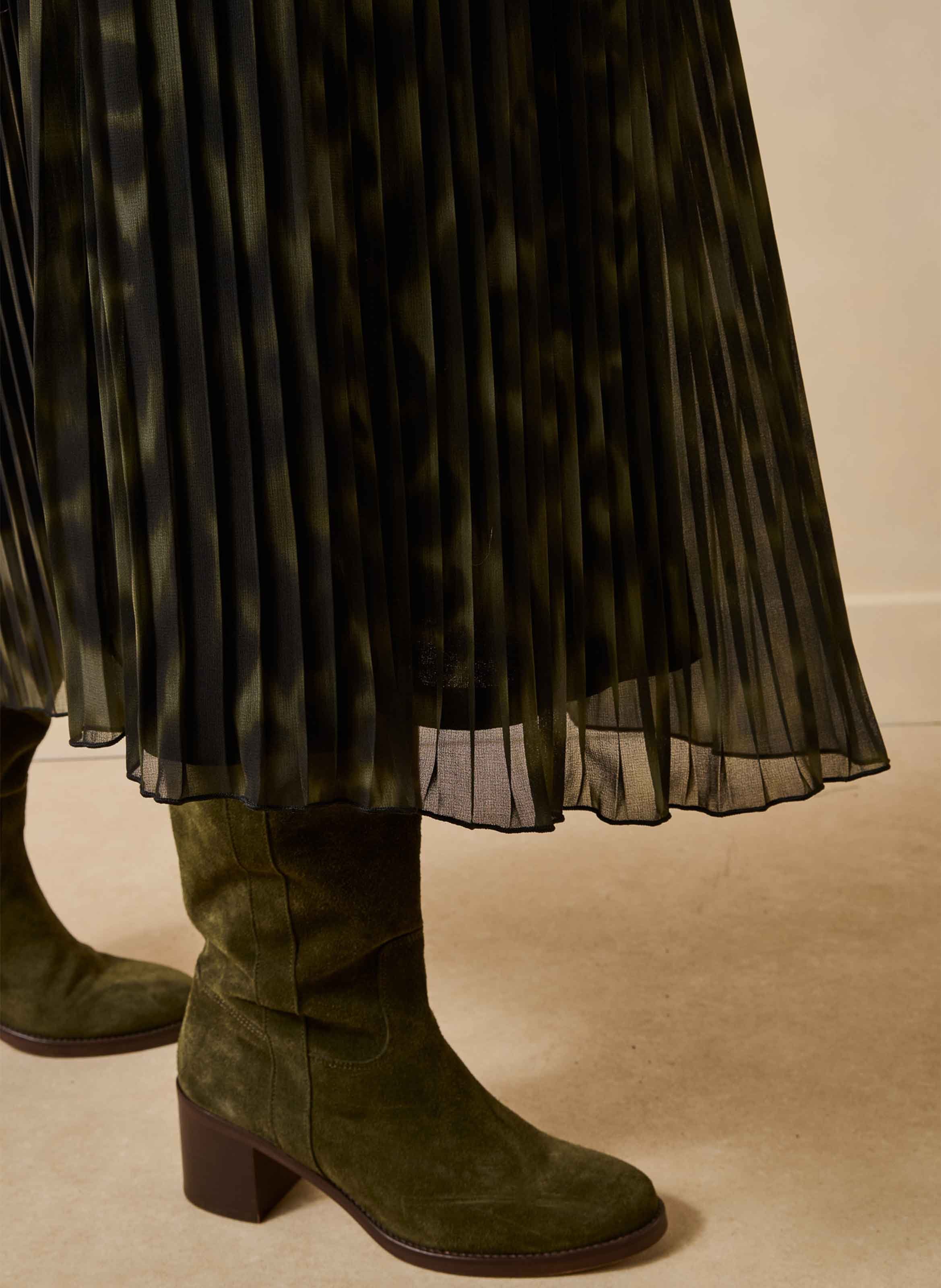 Langer plissier Rock mit Tiermuster im Tie-Dye-Look. LA FEE MARABOUTEE Grun