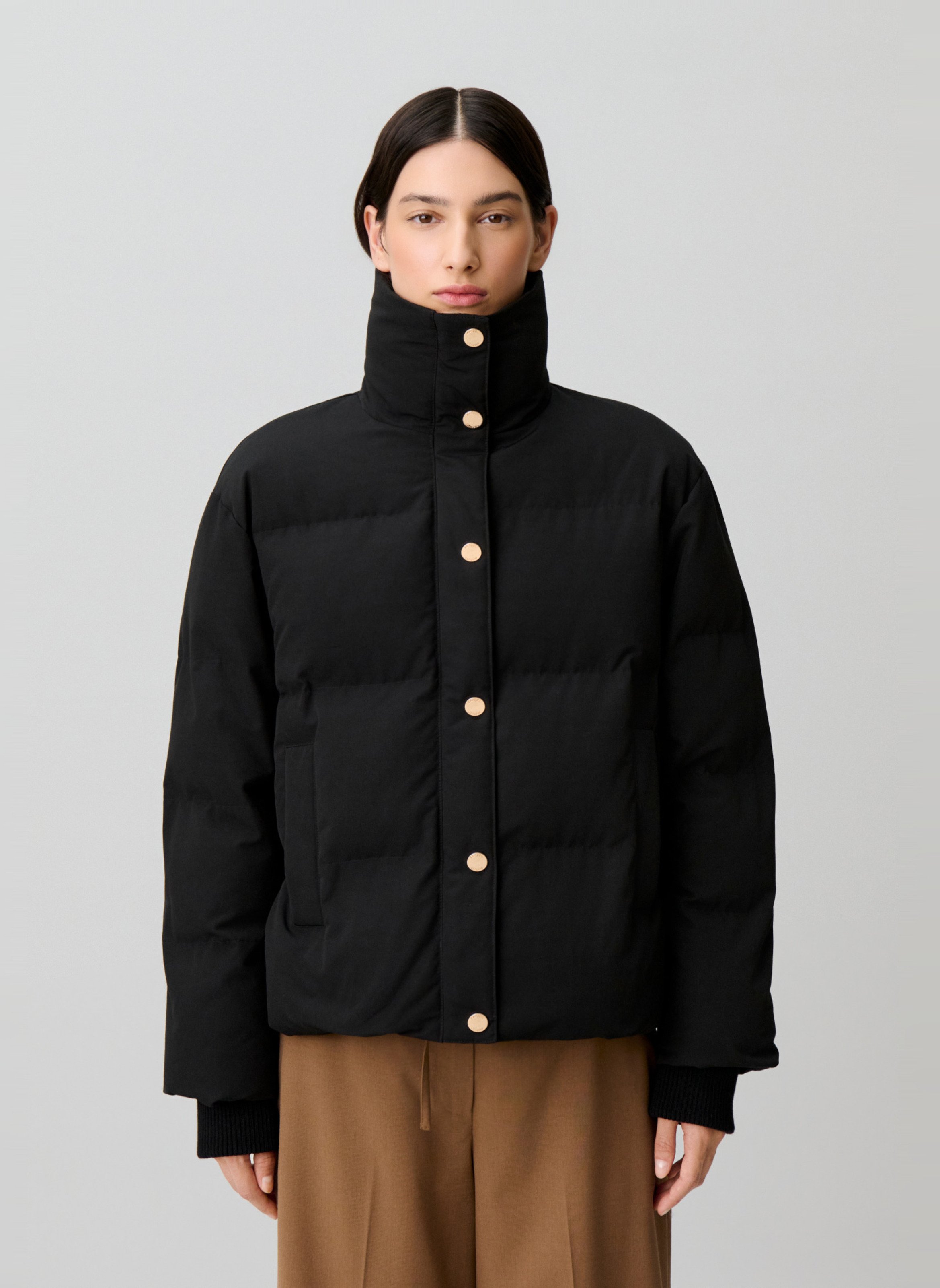 Gerade geschnittene Steppjacke mit Stehkragen CLAUDIE PIERLOT Schwarz