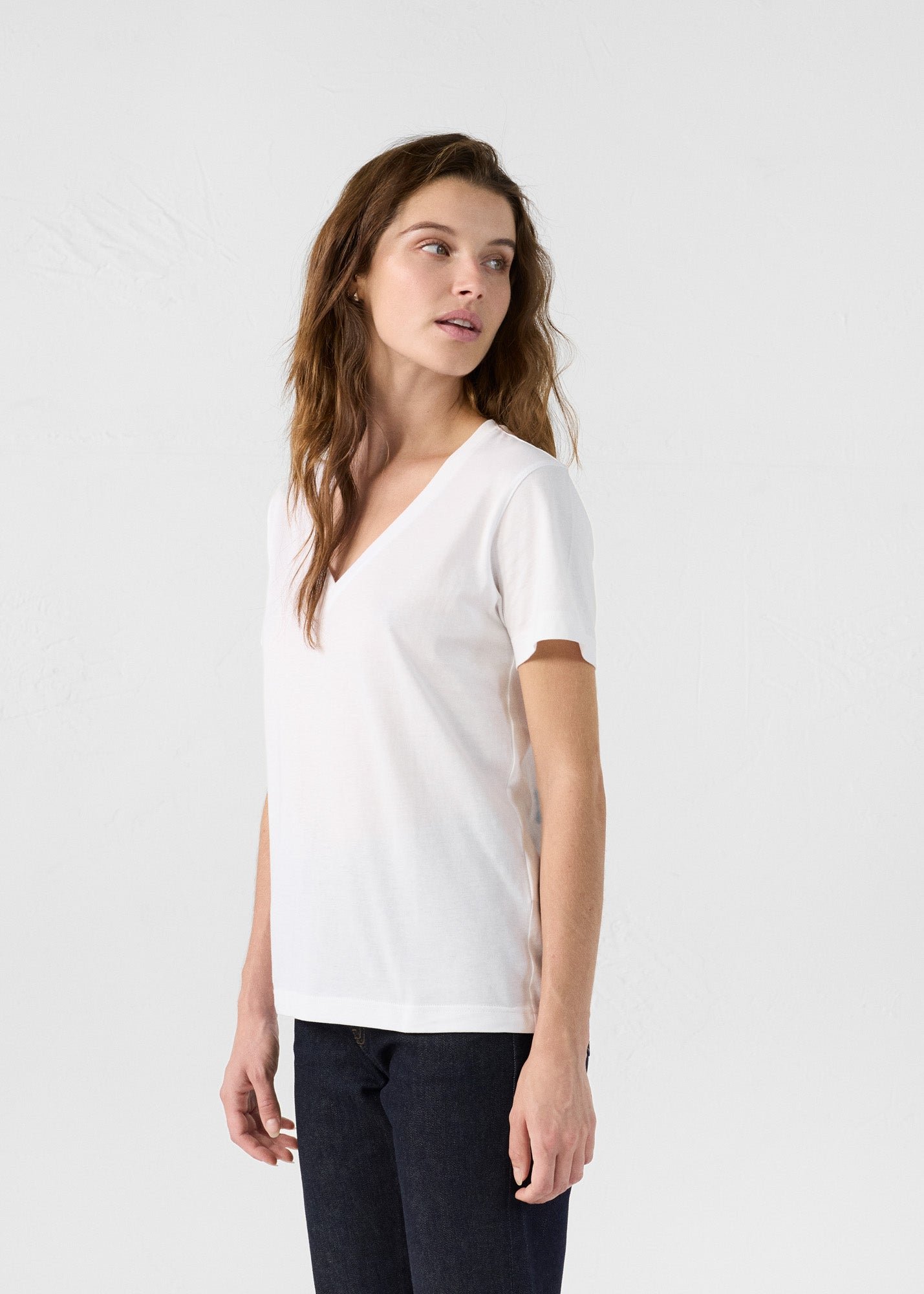 V-neck soft t-shirt JOTT White