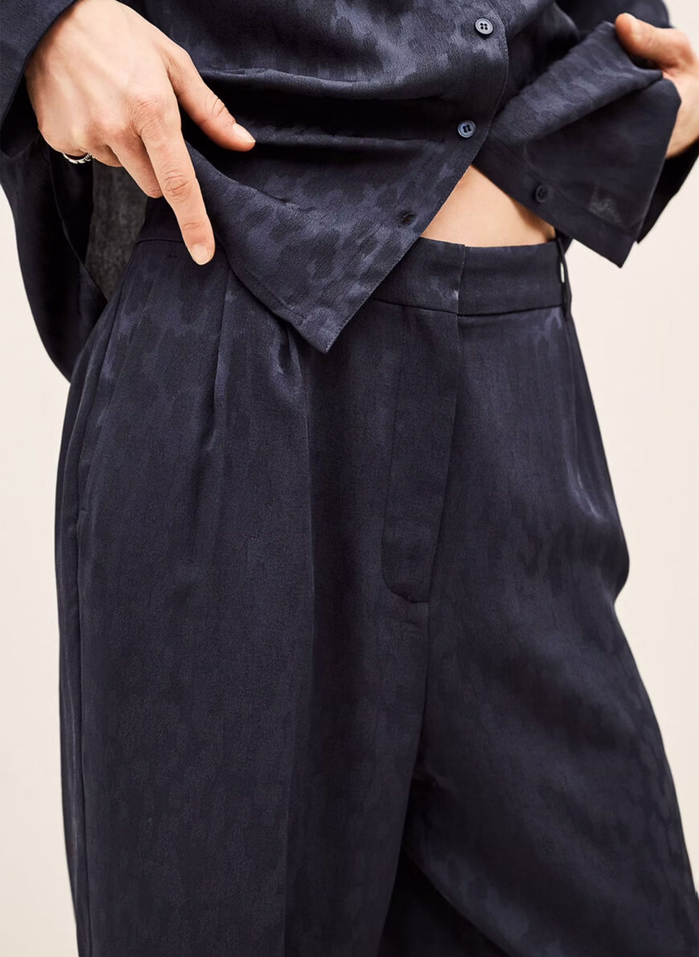 Gerade geschnittene, weich fallende Hose mit Jacquard-Muster BA&SH Blau