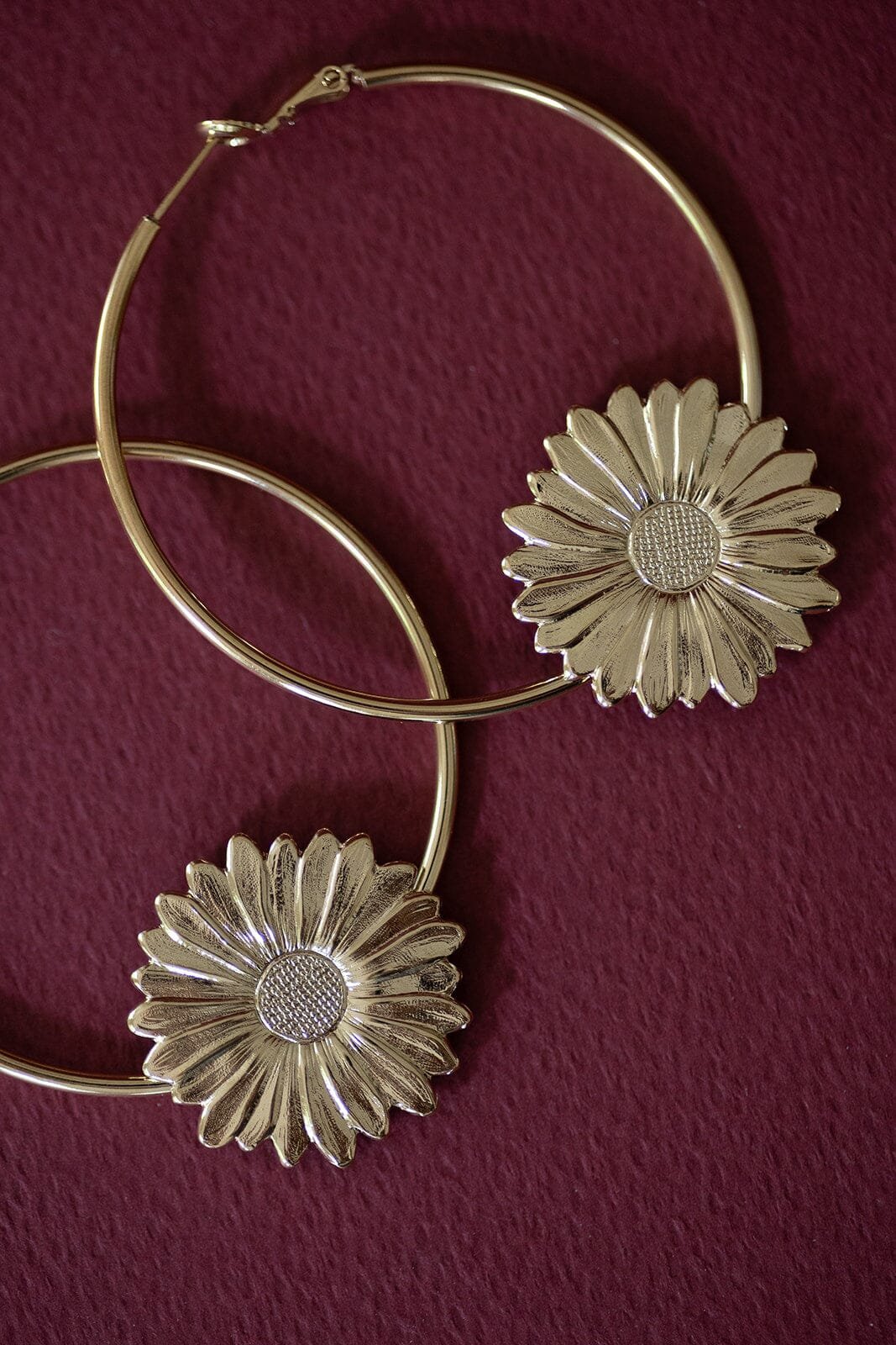 HÉLIOS - Fine gold-plated flower hoop earrings MONSIEUR SIMONE Golden