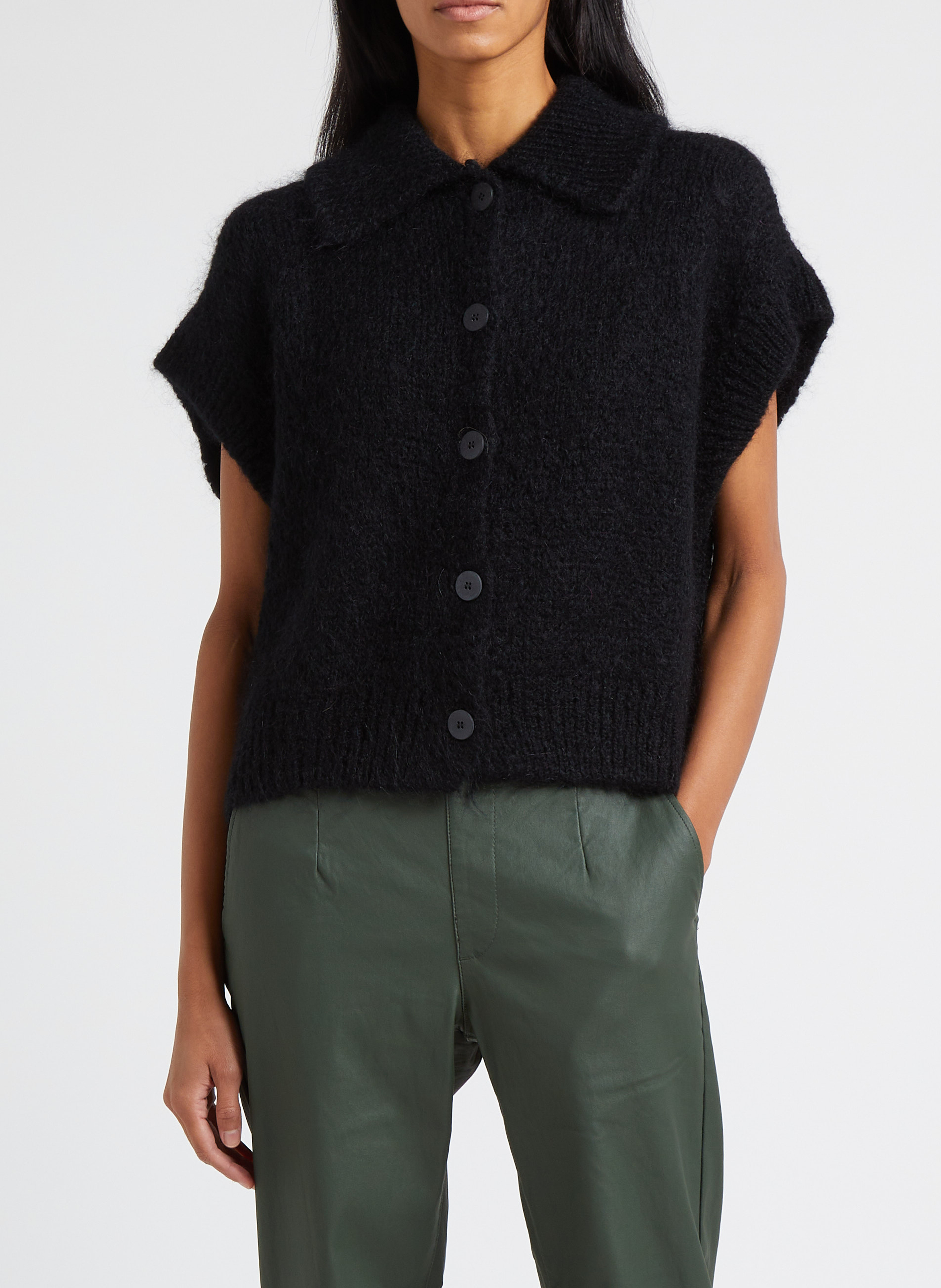 Ruimvallend vest met klassieke kraag PLEASE Zwart