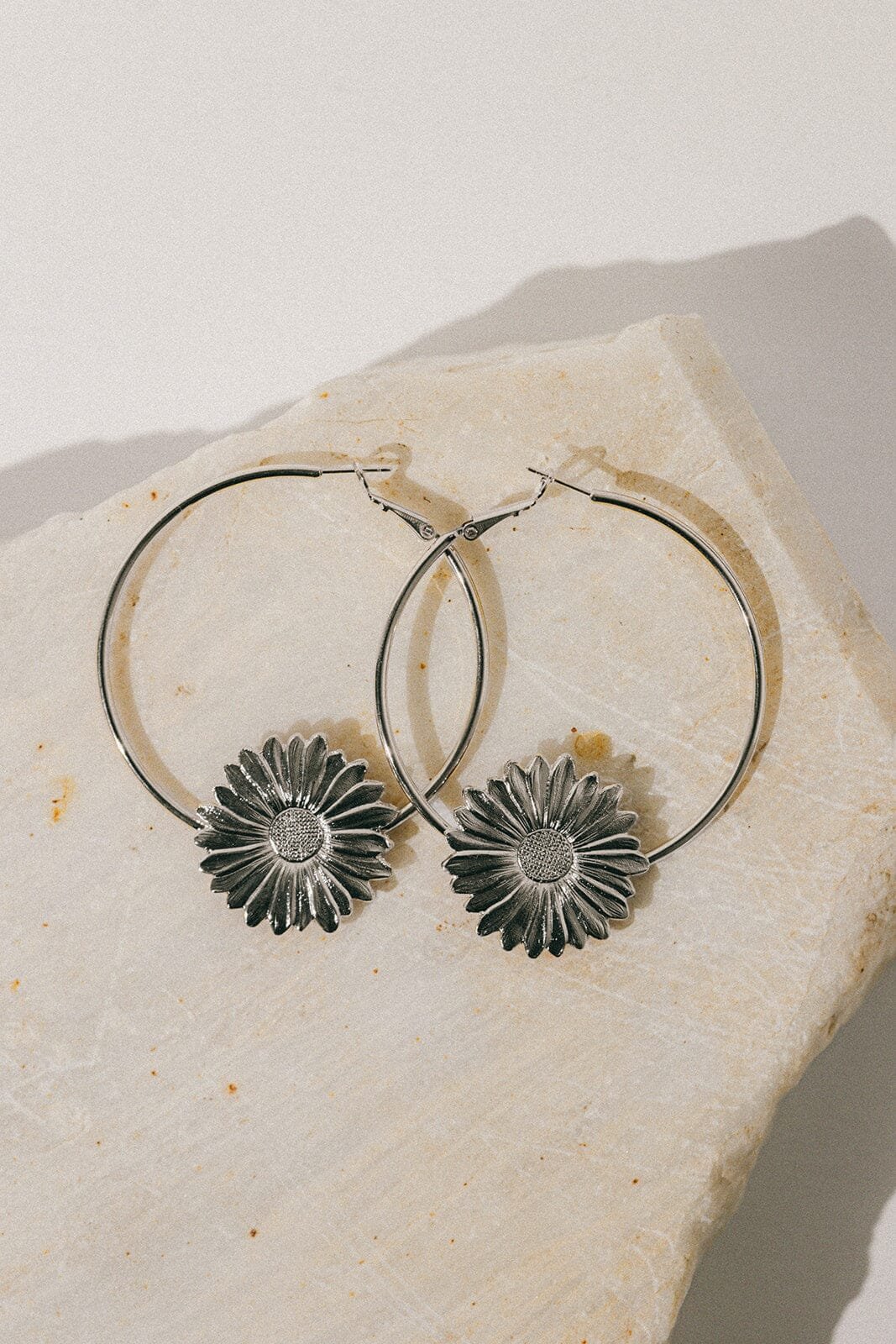 Silver-plated flower hoop earrings MONSIEUR SIMONE Silver