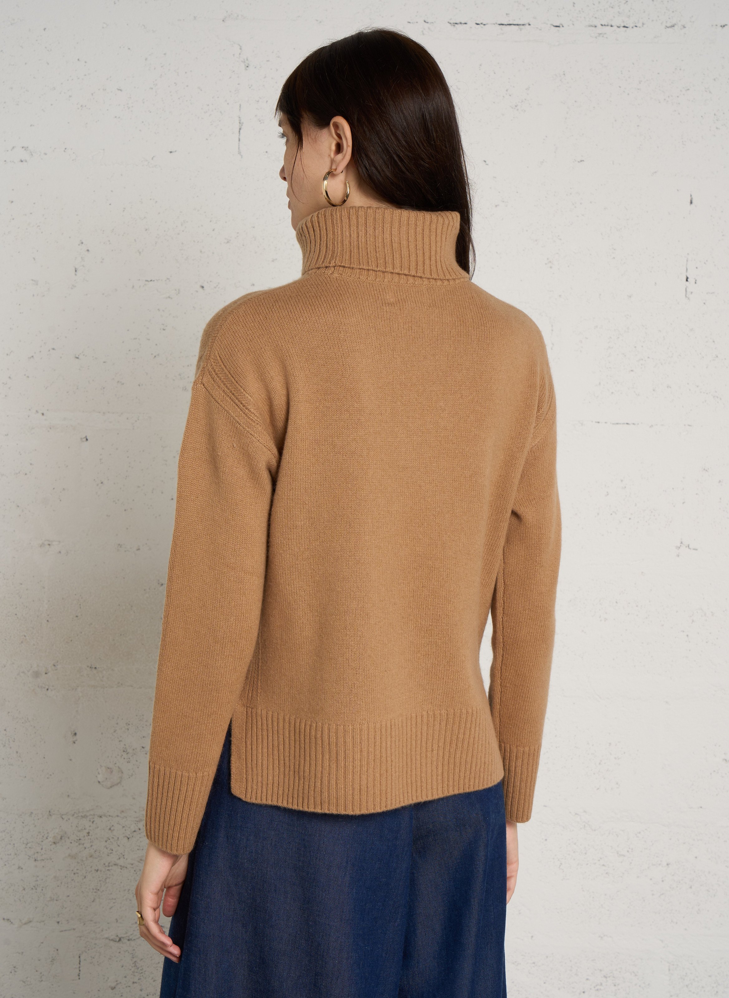 Gerader Rollkragenpullover aus Wolle MAISON 123 Beige