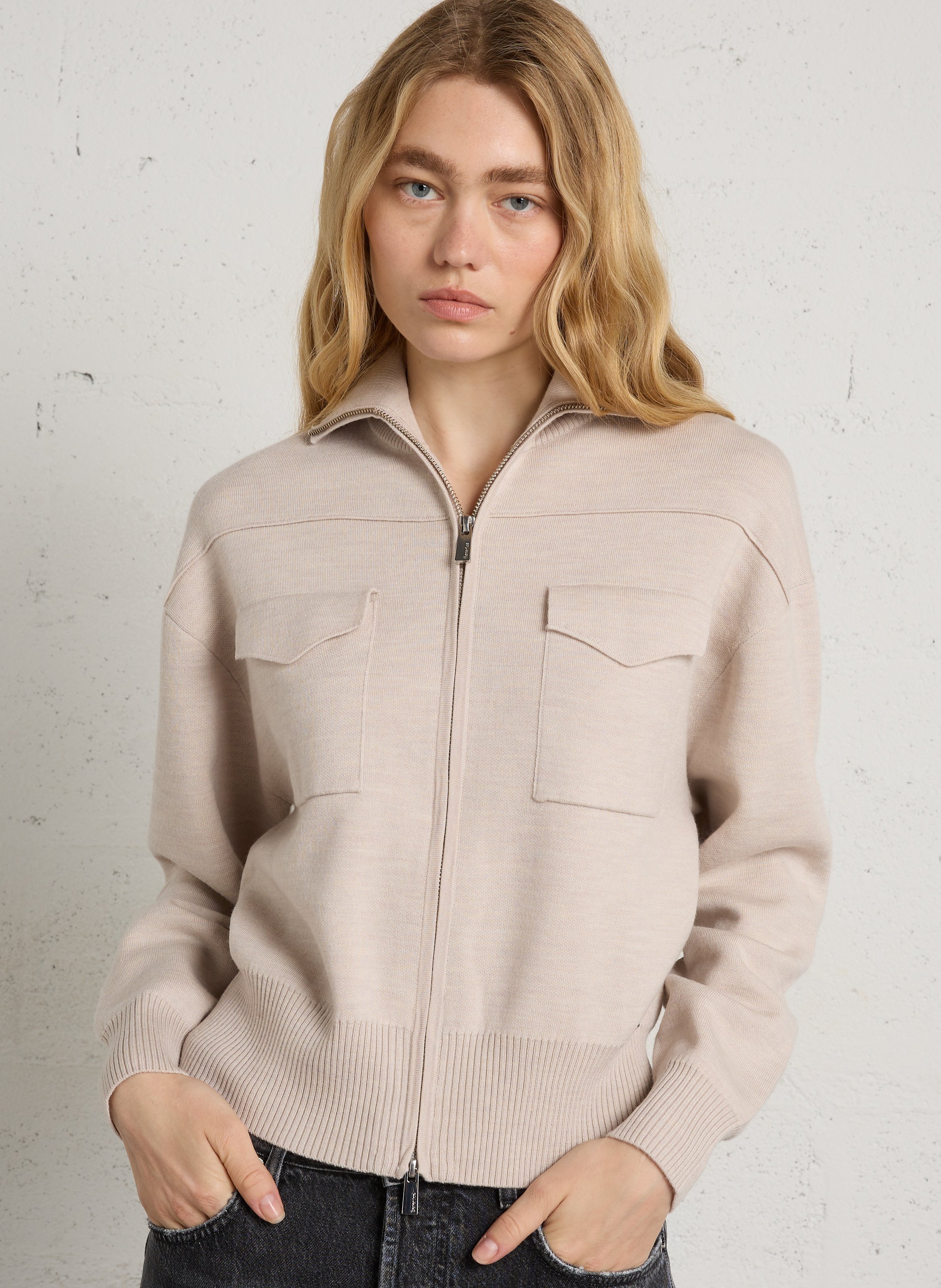 Gerade geschnittene Strickjacke aus Wolle mit Reißverschluss BERENICE Beige