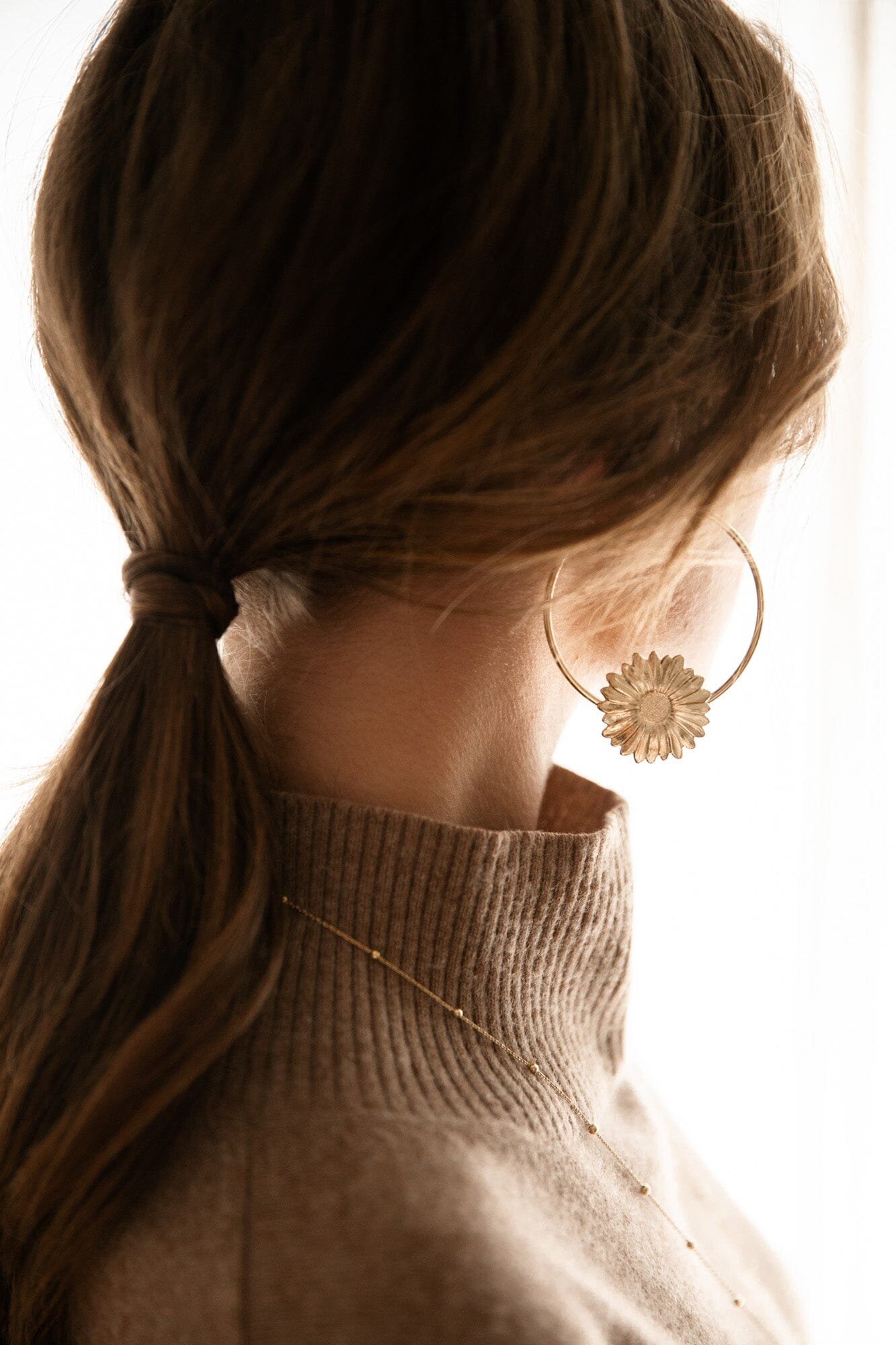 HÉLIOS - Fine gold-plated flower hoop earrings MONSIEUR SIMONE Golden