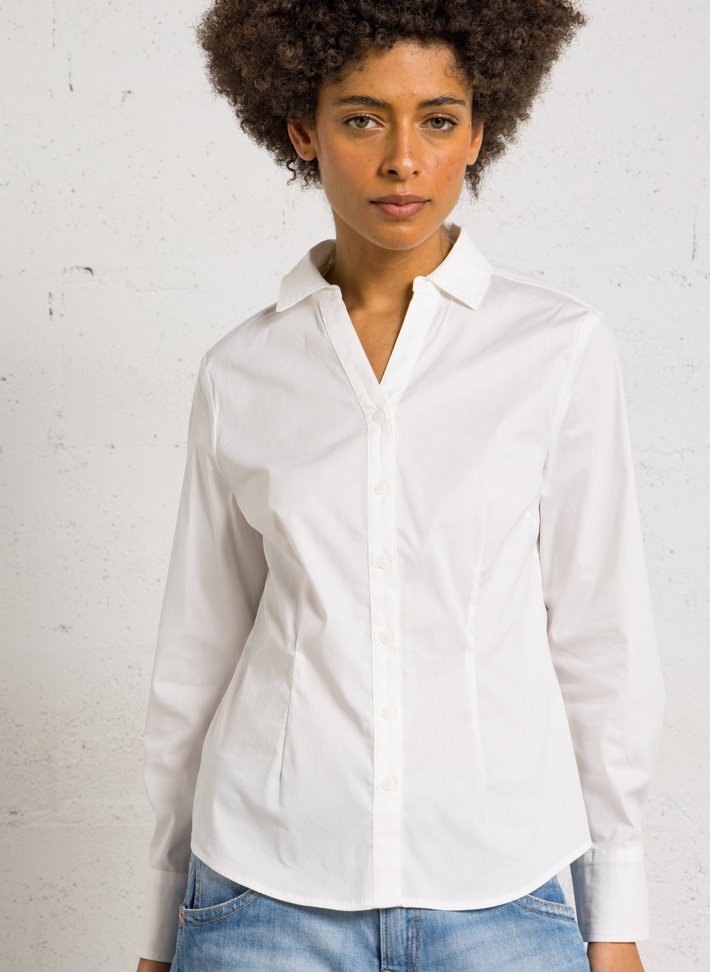 Fitted shirt with classic collar LE TEMPS DES CERISES White