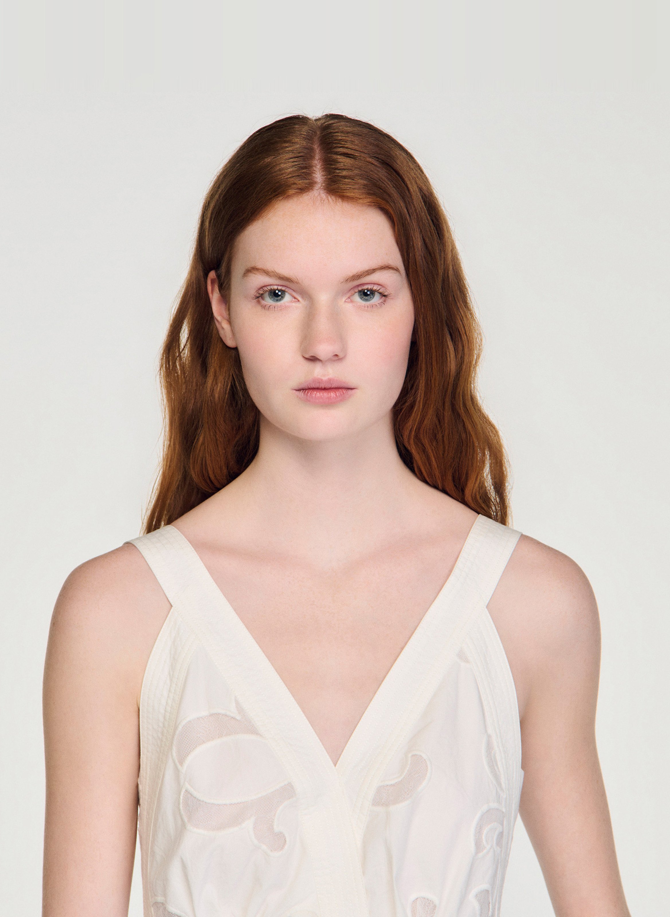 Halflange jurk met V-hals - katoenblend SANDRO Beige