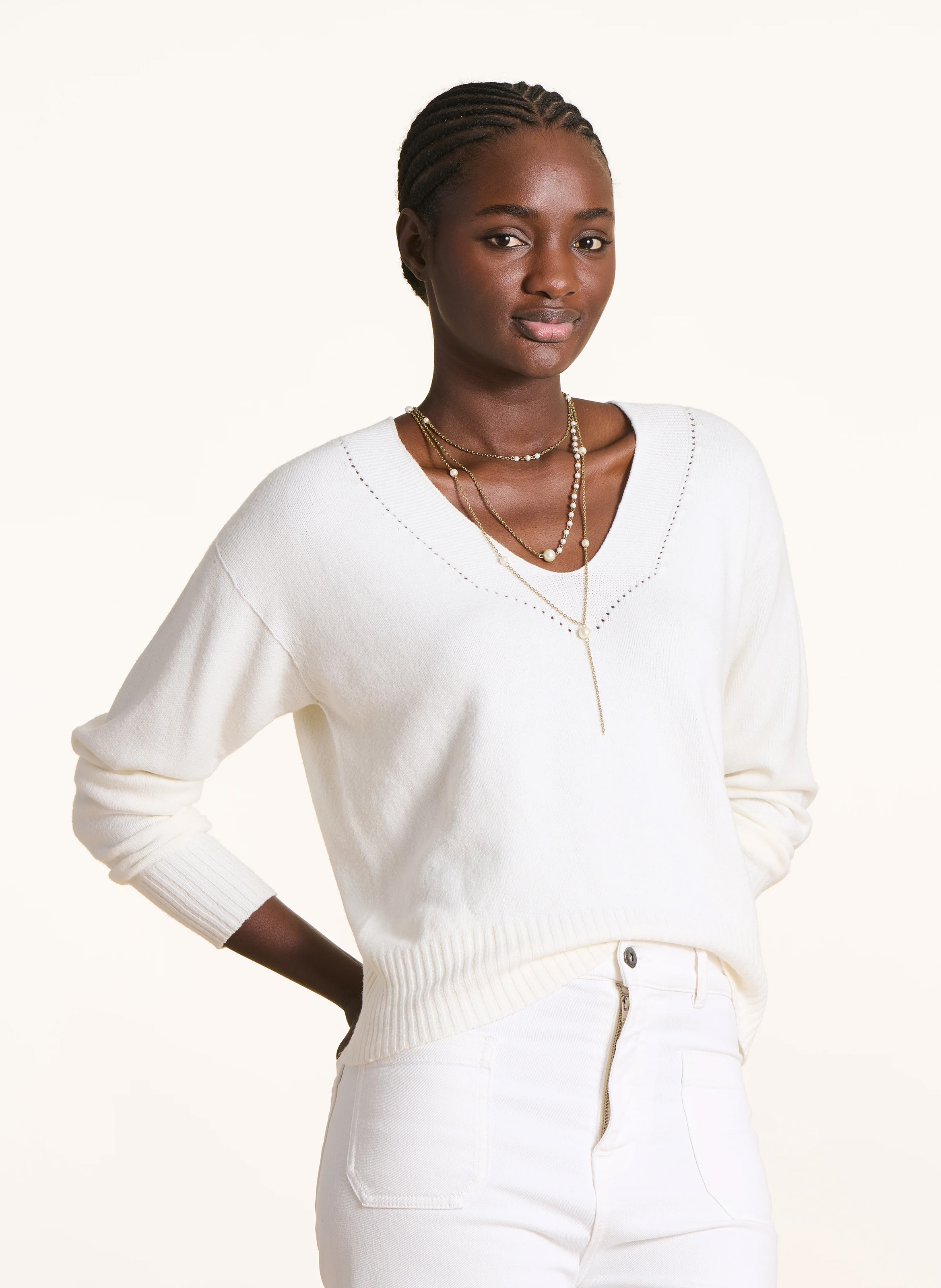 Loose-fit mixed-knit V-neck sweater LA FEE MARABOUTEE White