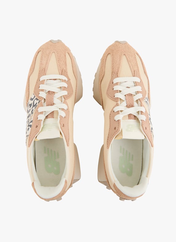 Zapatillas Bajas De Mezcla De Piel Flat Taupe New Balance Mujer WS327AQ FLAT TAUPE FLAT TAUPE Place des Tendances Espana