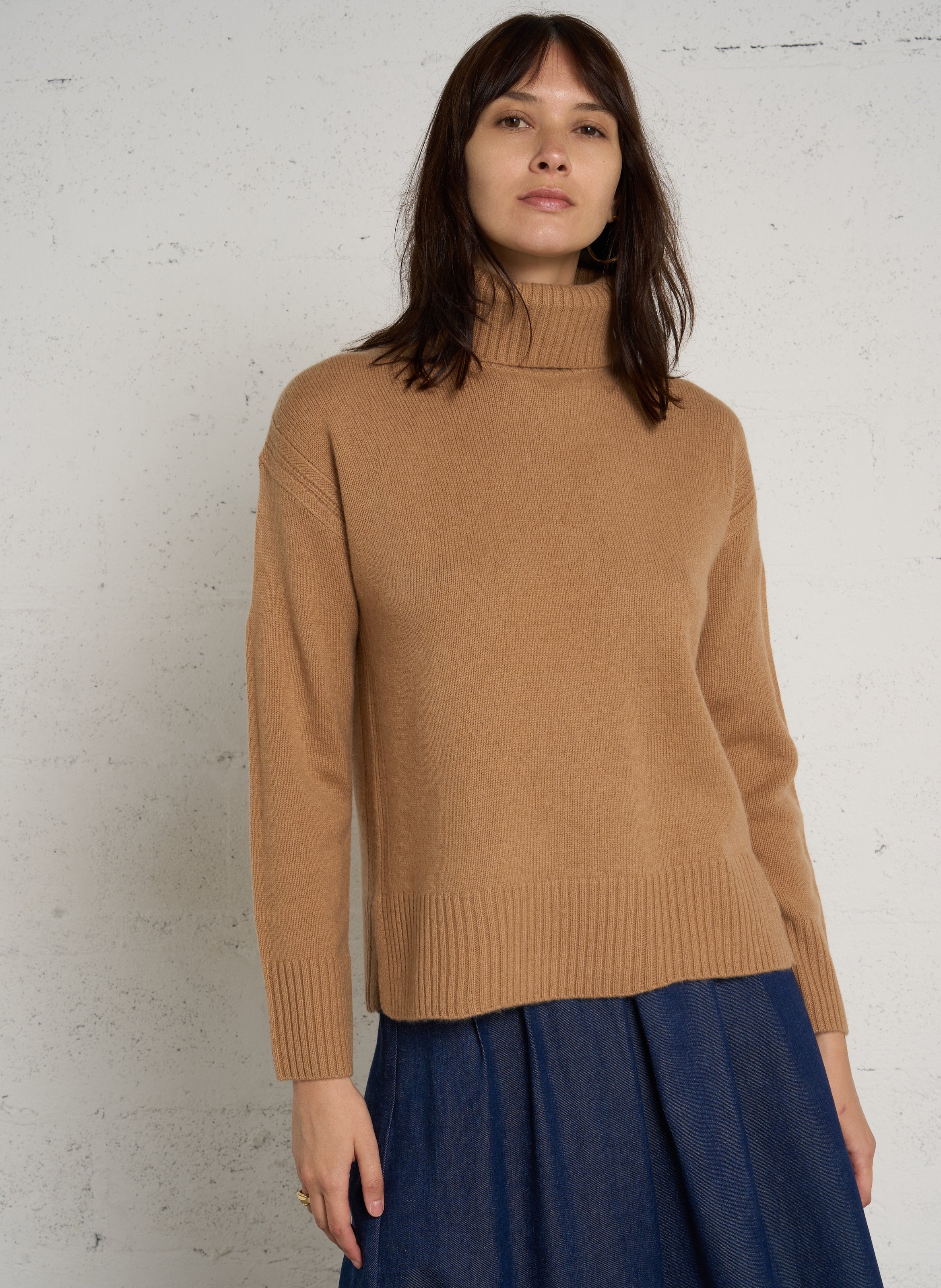 Gerader Rollkragenpullover aus Wolle MAISON 123 Beige