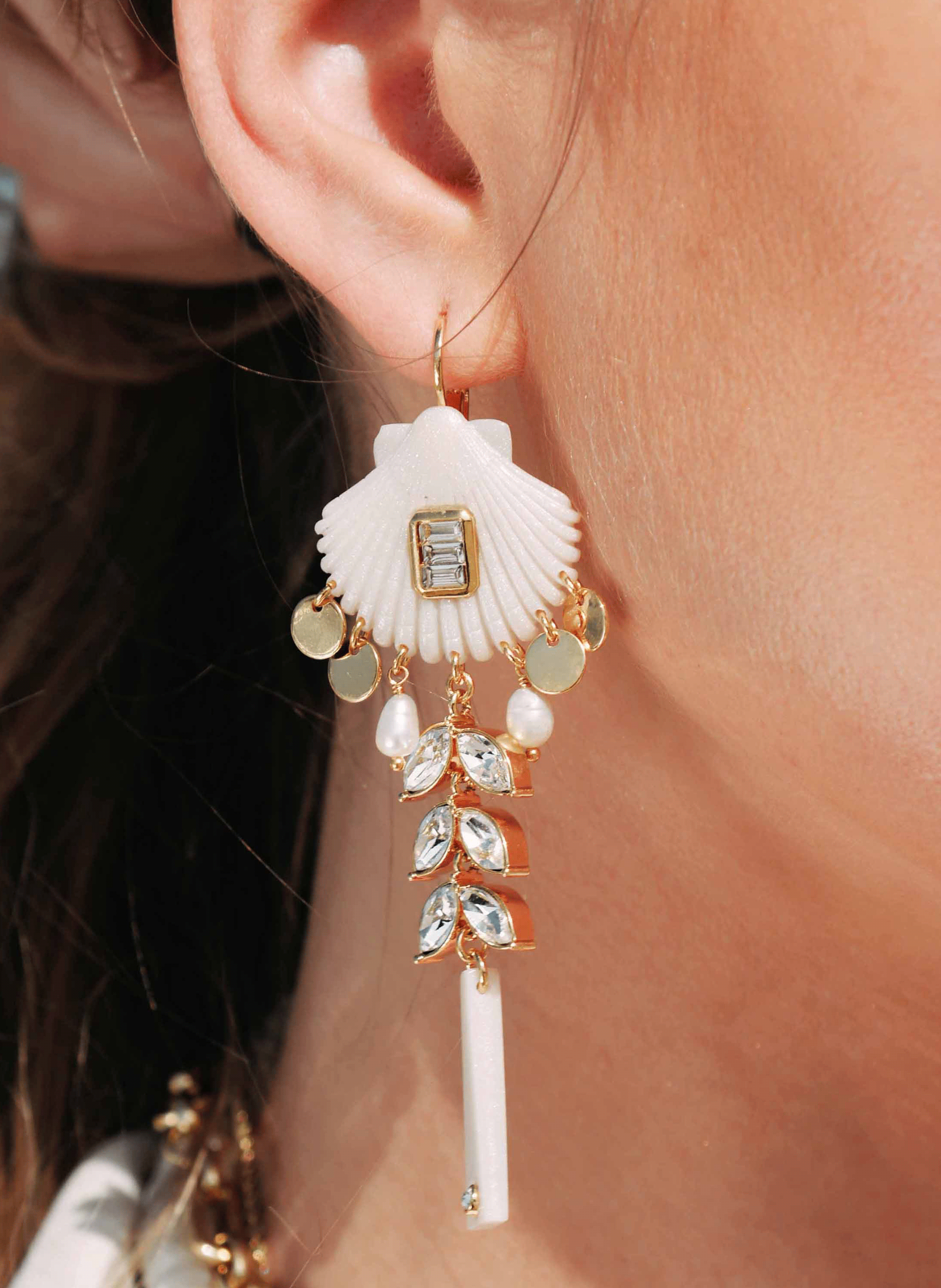Dangling earrings for pierced ears with pearls HIPANEMA White