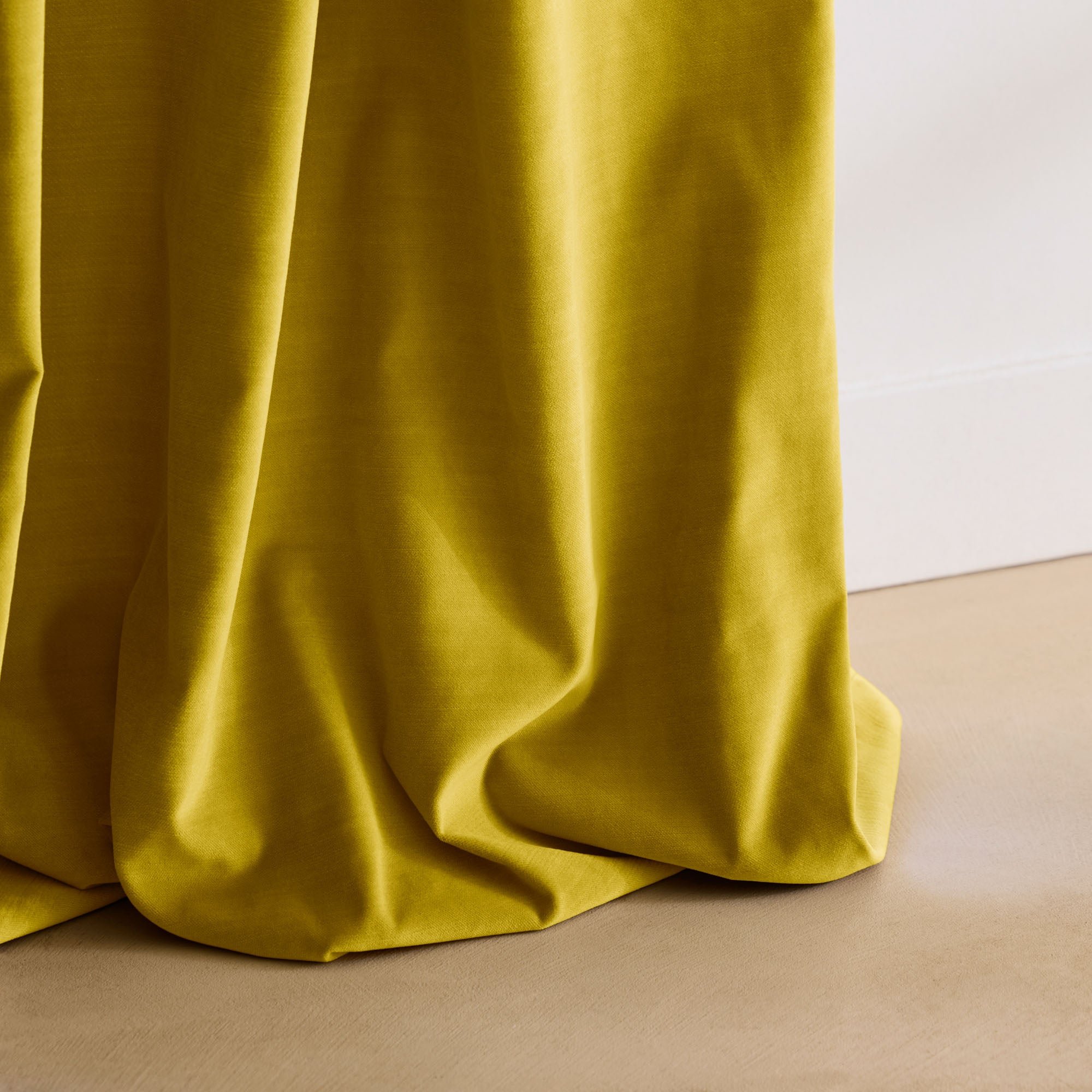 Madura - Dalila sheer velvet curtain fluid and luminous brown 135x280 cm MADURA Yellow