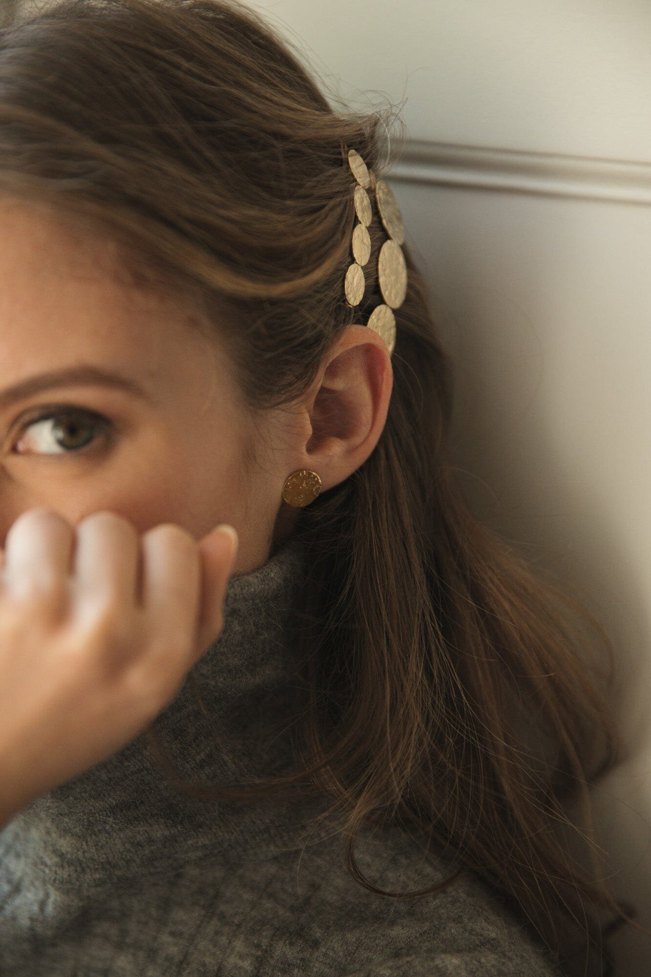 Hammered round silver-plated stud earrings MONSIEUR SIMONE Golden