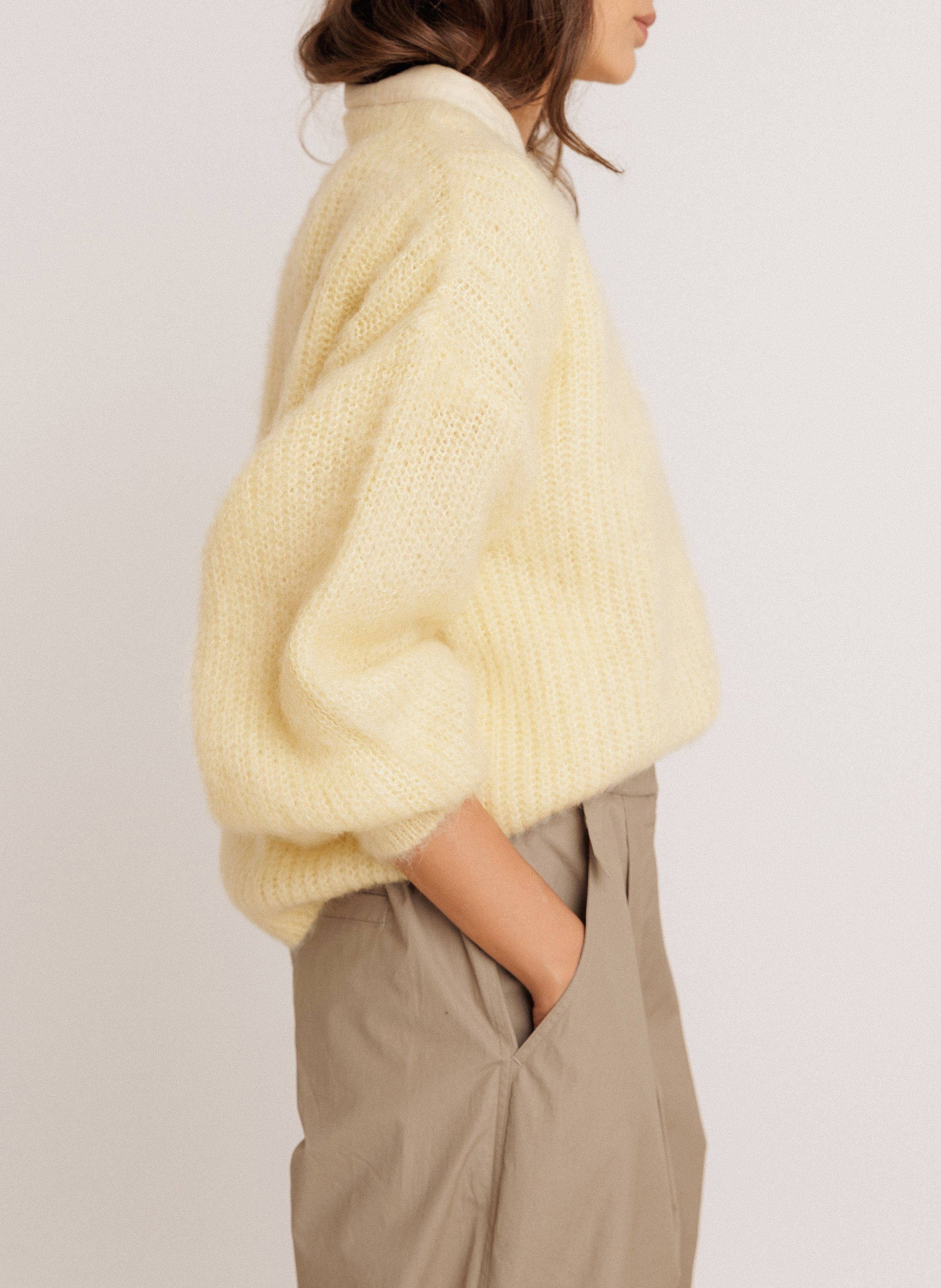 Round-neck oversized sweater INDI & COLD Yellow