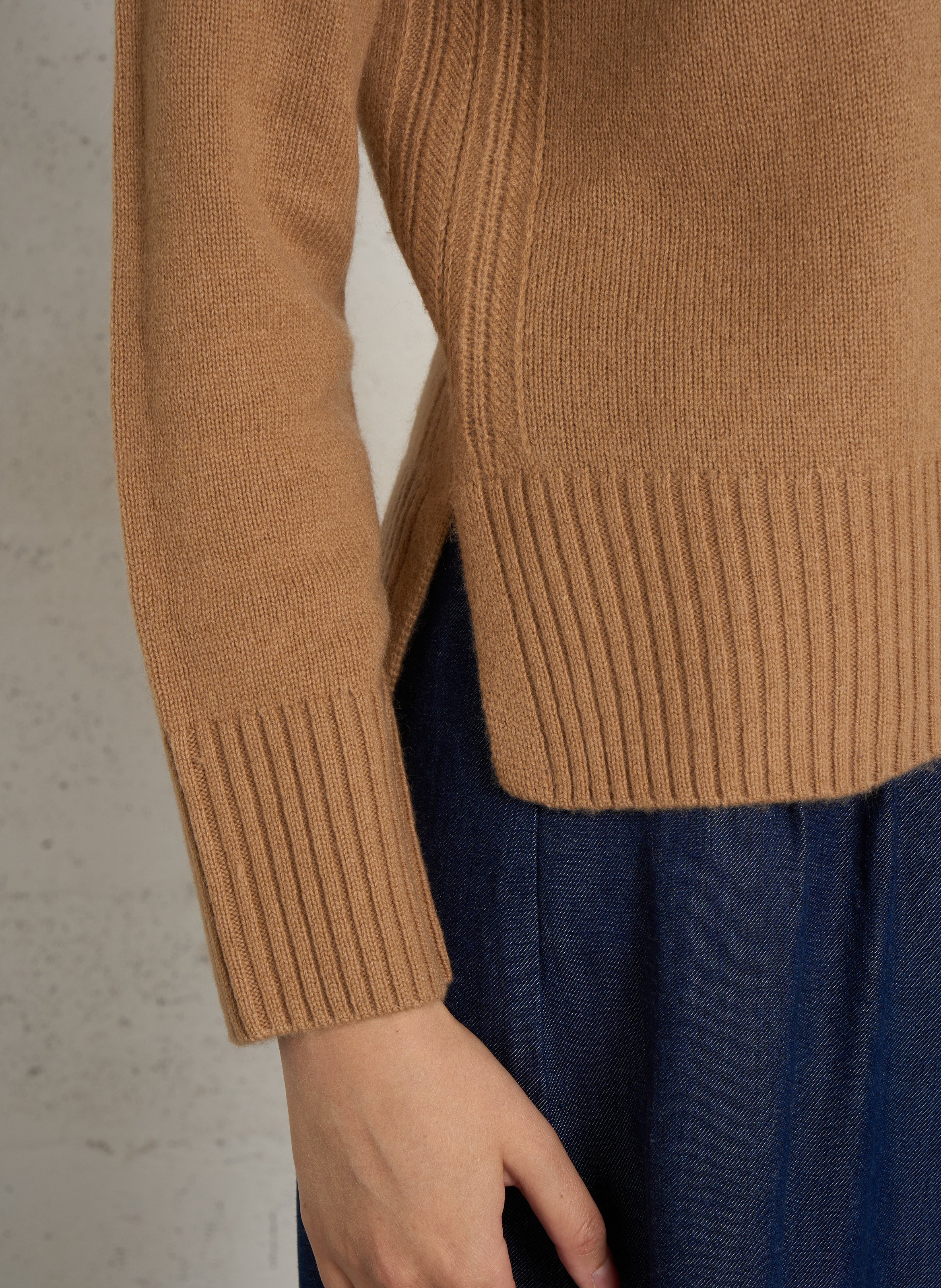 Gerader Rollkragenpullover aus Wolle MAISON 123 Beige