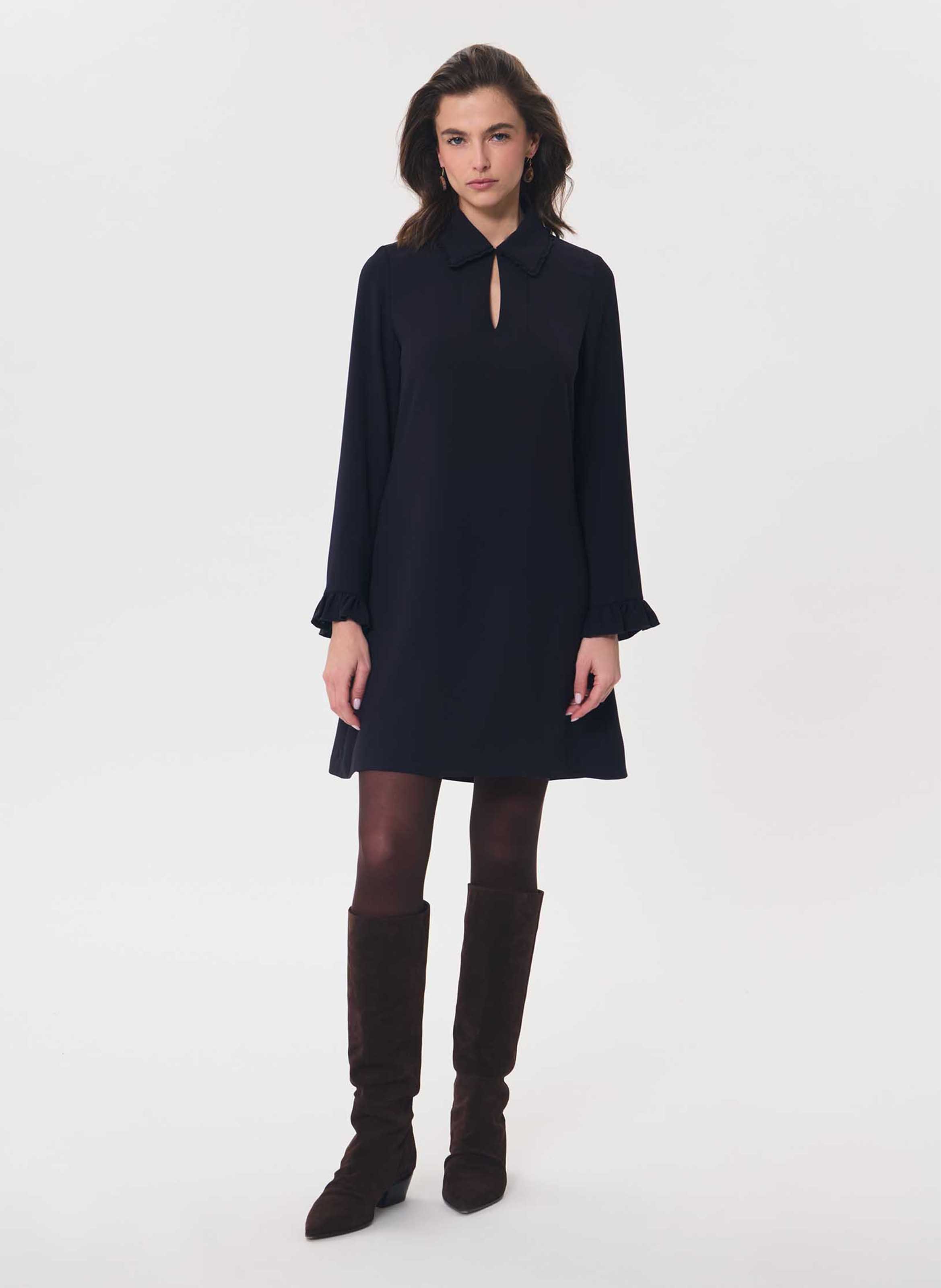 Kurzes, weit geschnittenes Kleid mit Hemdkragen TARA JARMON Blau