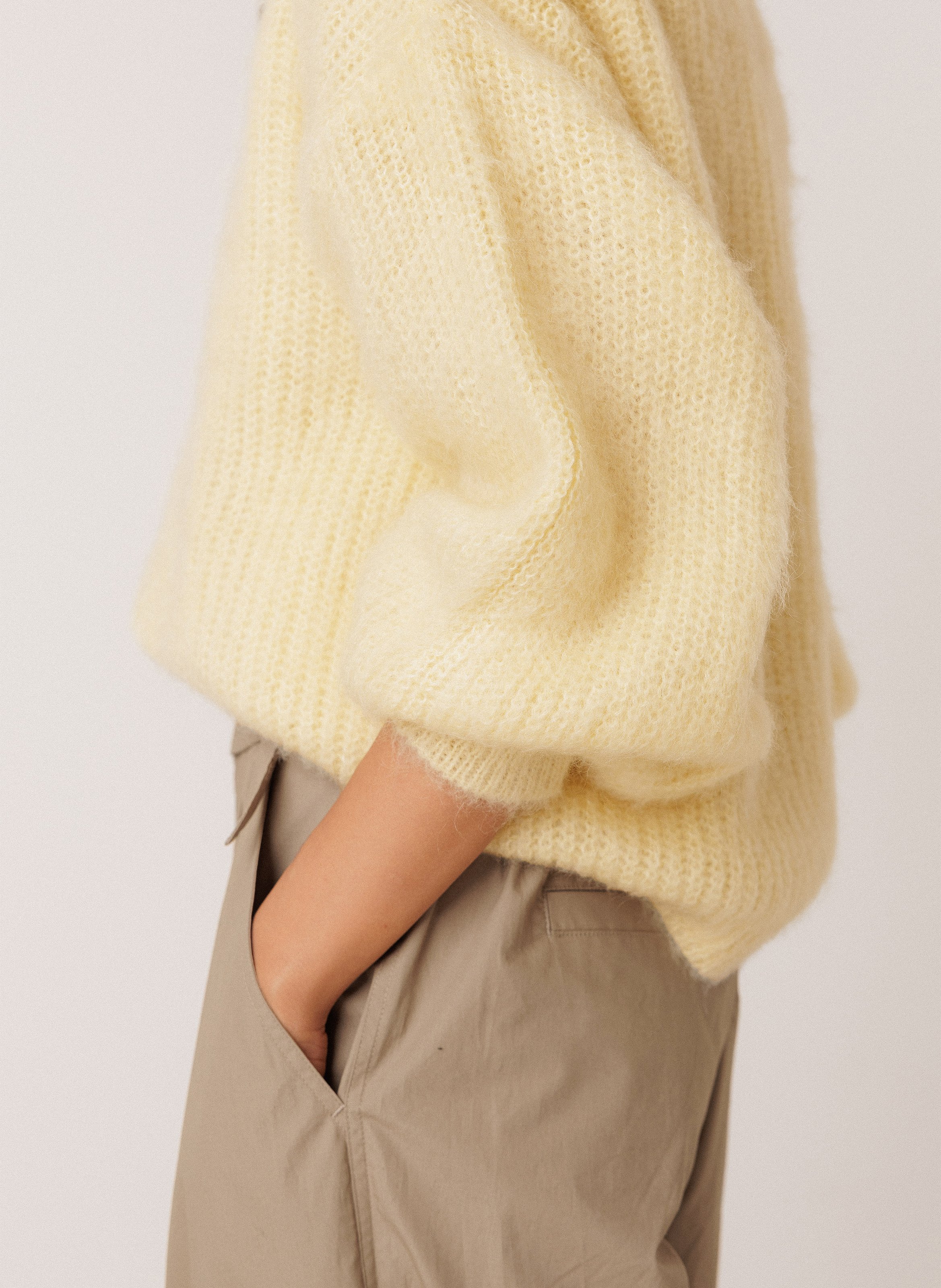 Round-neck oversized sweater INDI & COLD Yellow