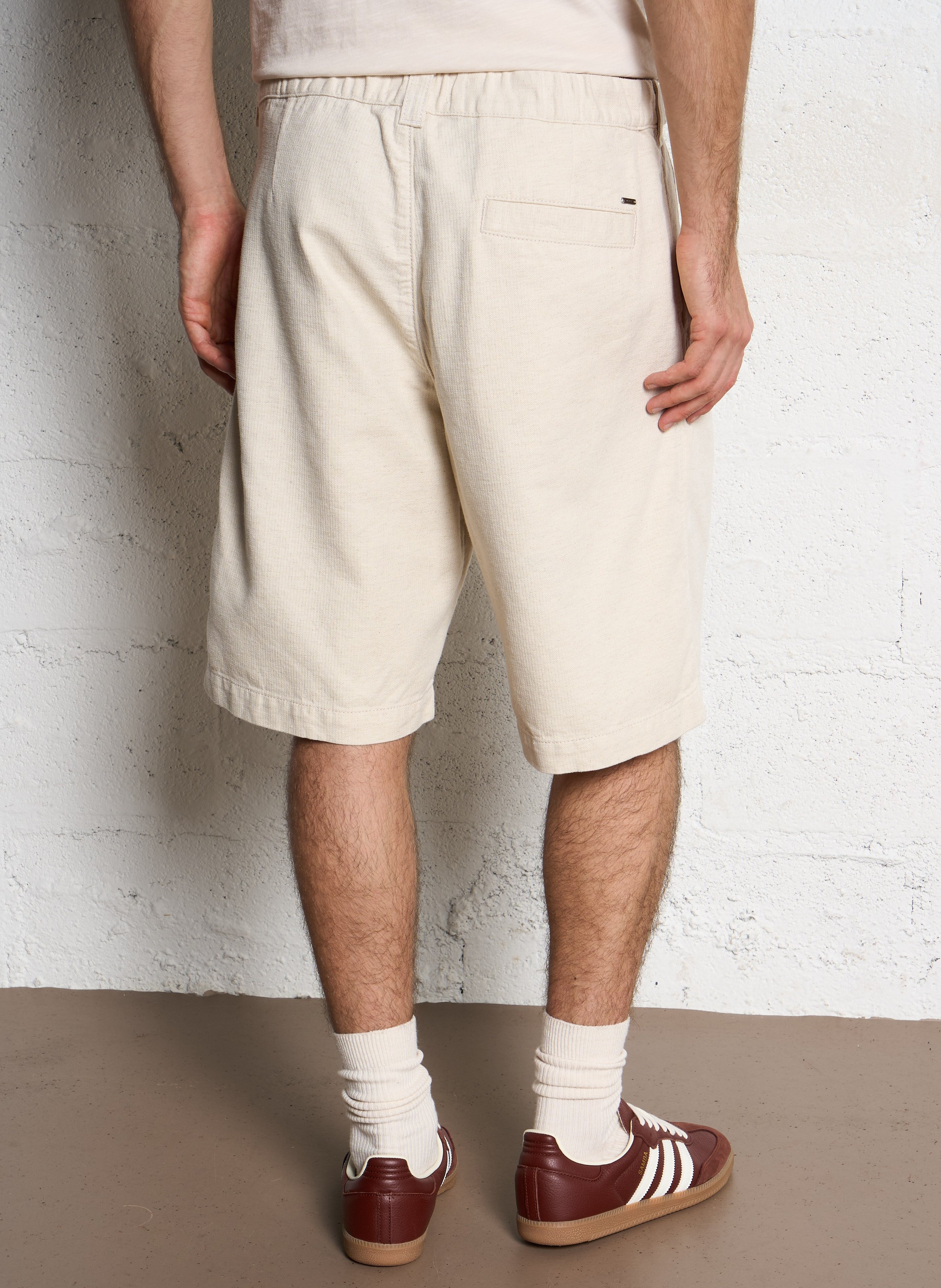 Einfarbige Bermuda-Shorts mit Falten IKKS Beige