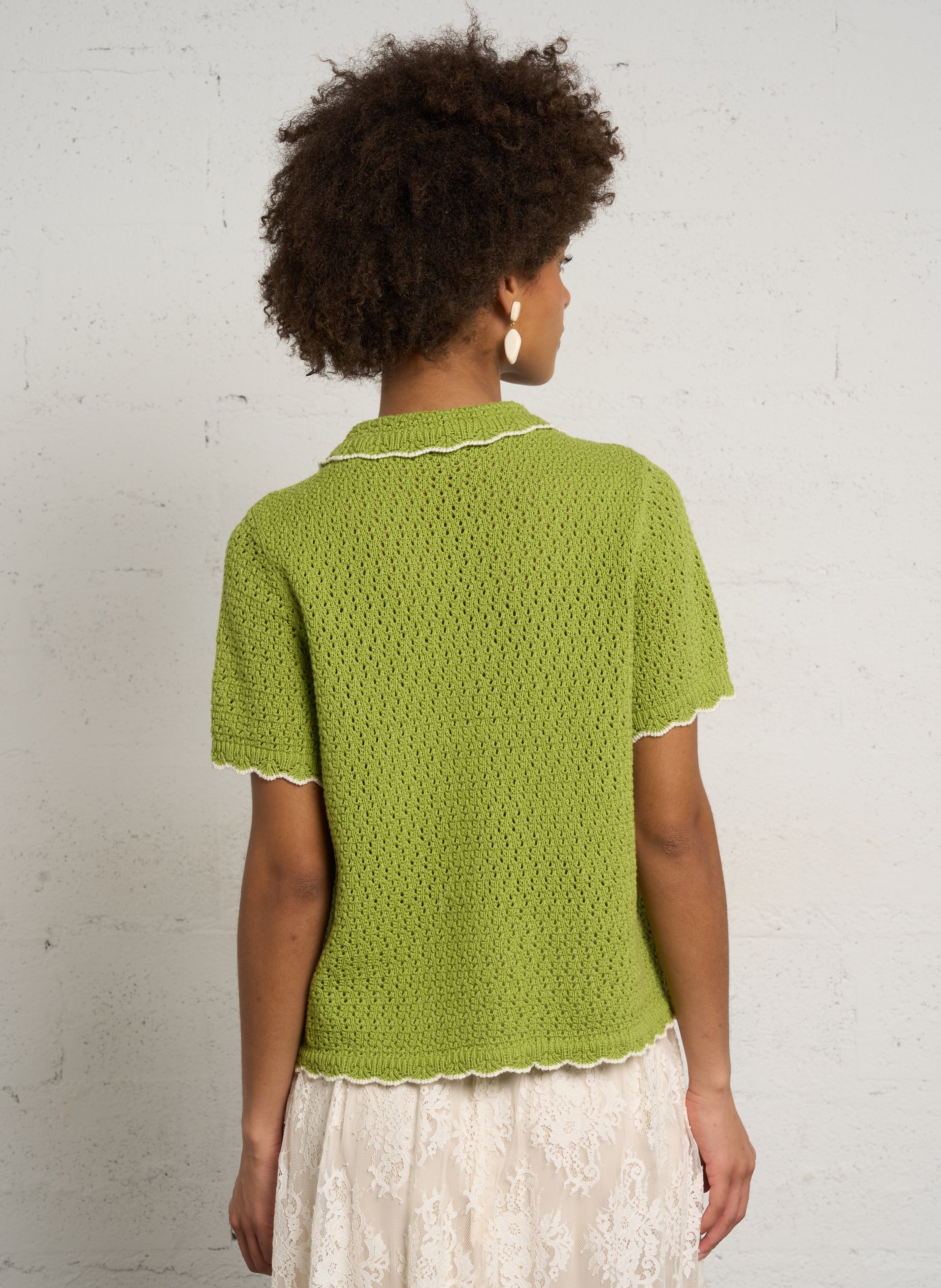 Gerade geschnittene Strickweste mit klassischem durchbrochenem Kragen aus Baumwolle. PETITE MENDIGOTE Grun