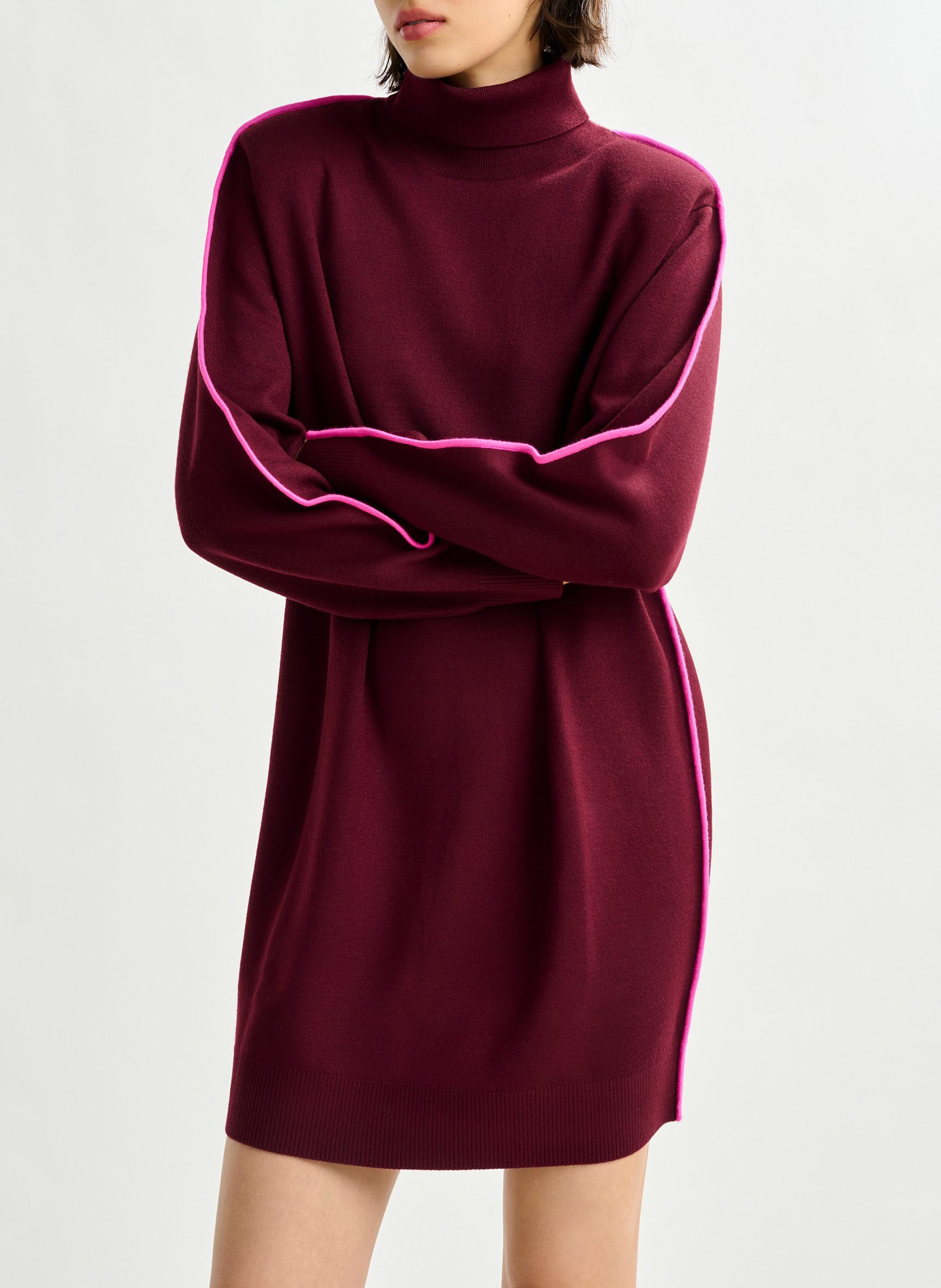Robe col roulé tricotée en maille fine ESSENTIEL ANTWERP Rouge