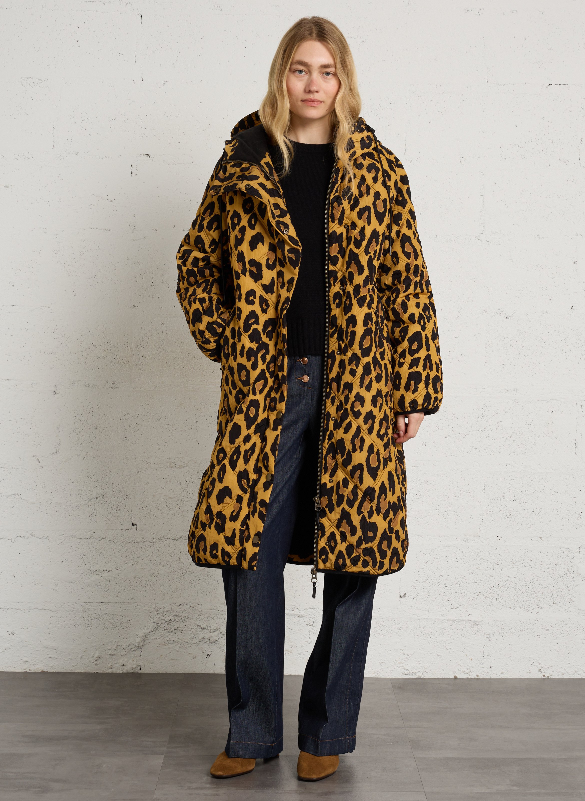 Gerade Daunenjacke mit Stehkragen und Druckmuster LEON & HARPER Beige