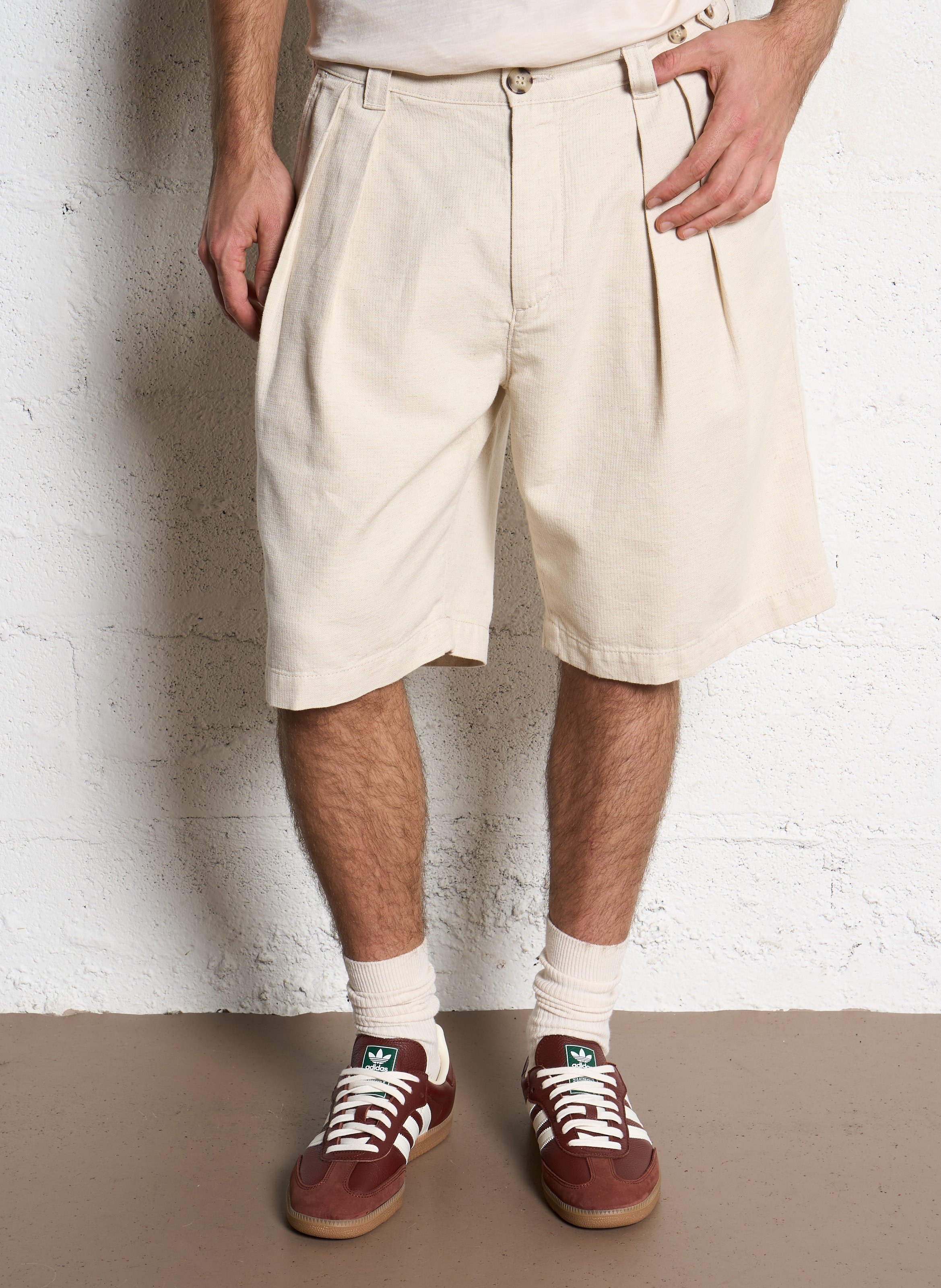 Einfarbige Bermuda-Shorts mit Falten IKKS Beige
