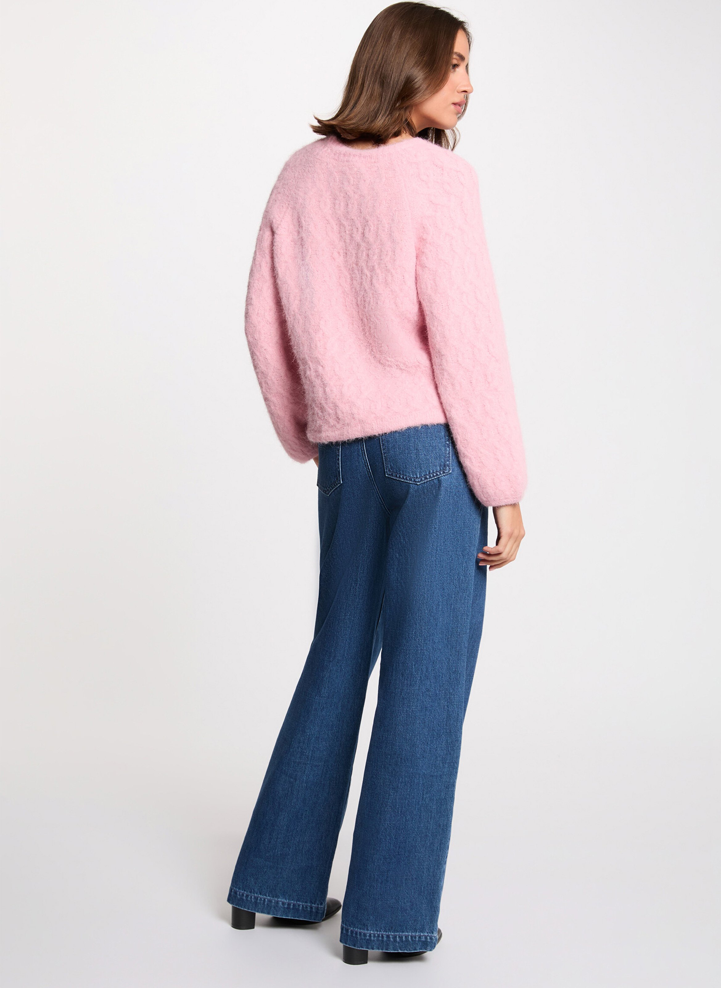 <p>Ziehen Sie den Rundhalspullover aus geflochtener Strickware an</p> MORGAN Rosa