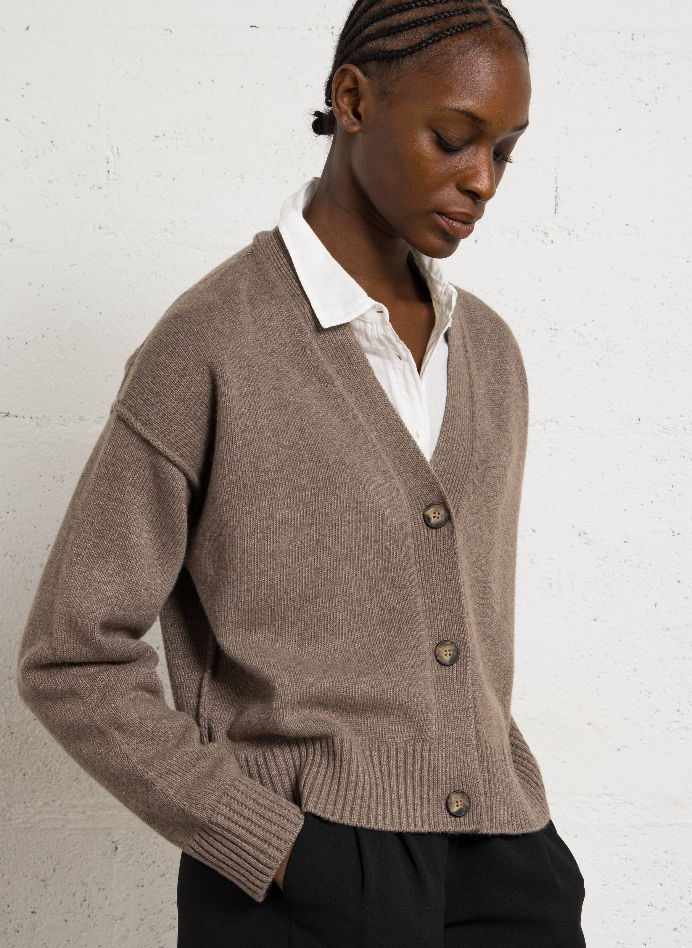Oversized V-neck knit vest HARTFORD Brown