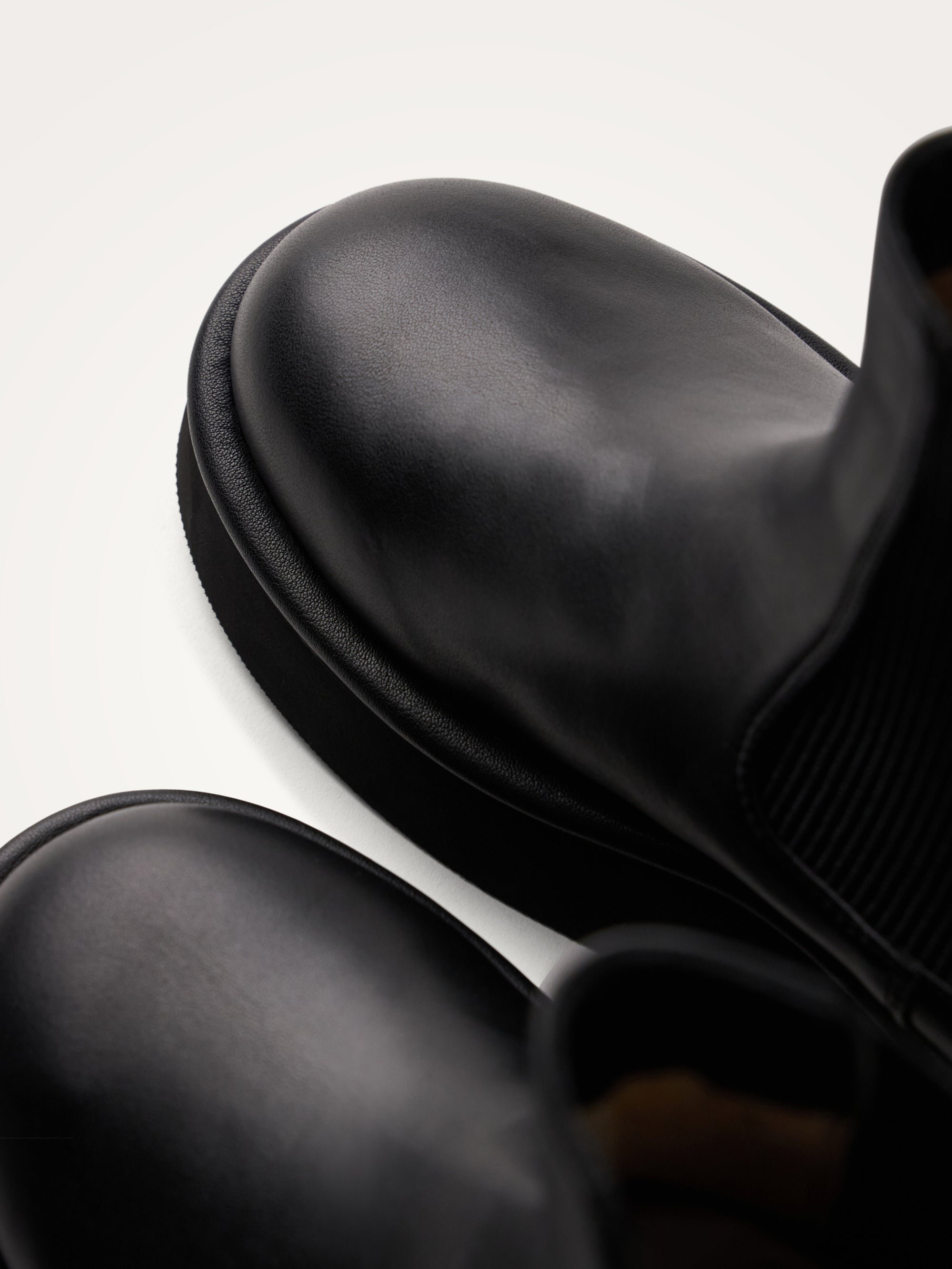 Ankle boots with thick sole | Black VANESSA WU Women