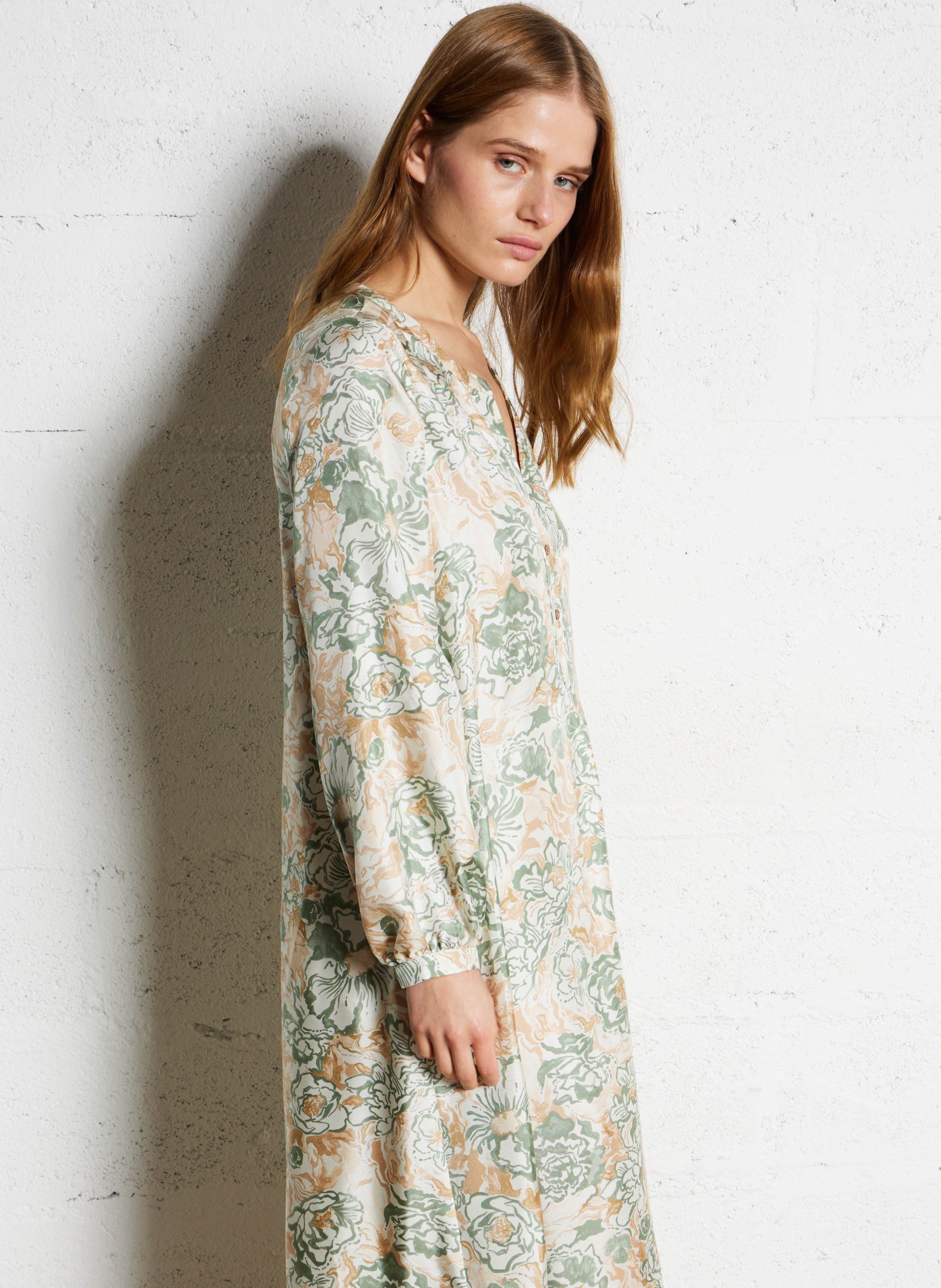 Langes Seidenkleid mit Druck Mehrfarbig