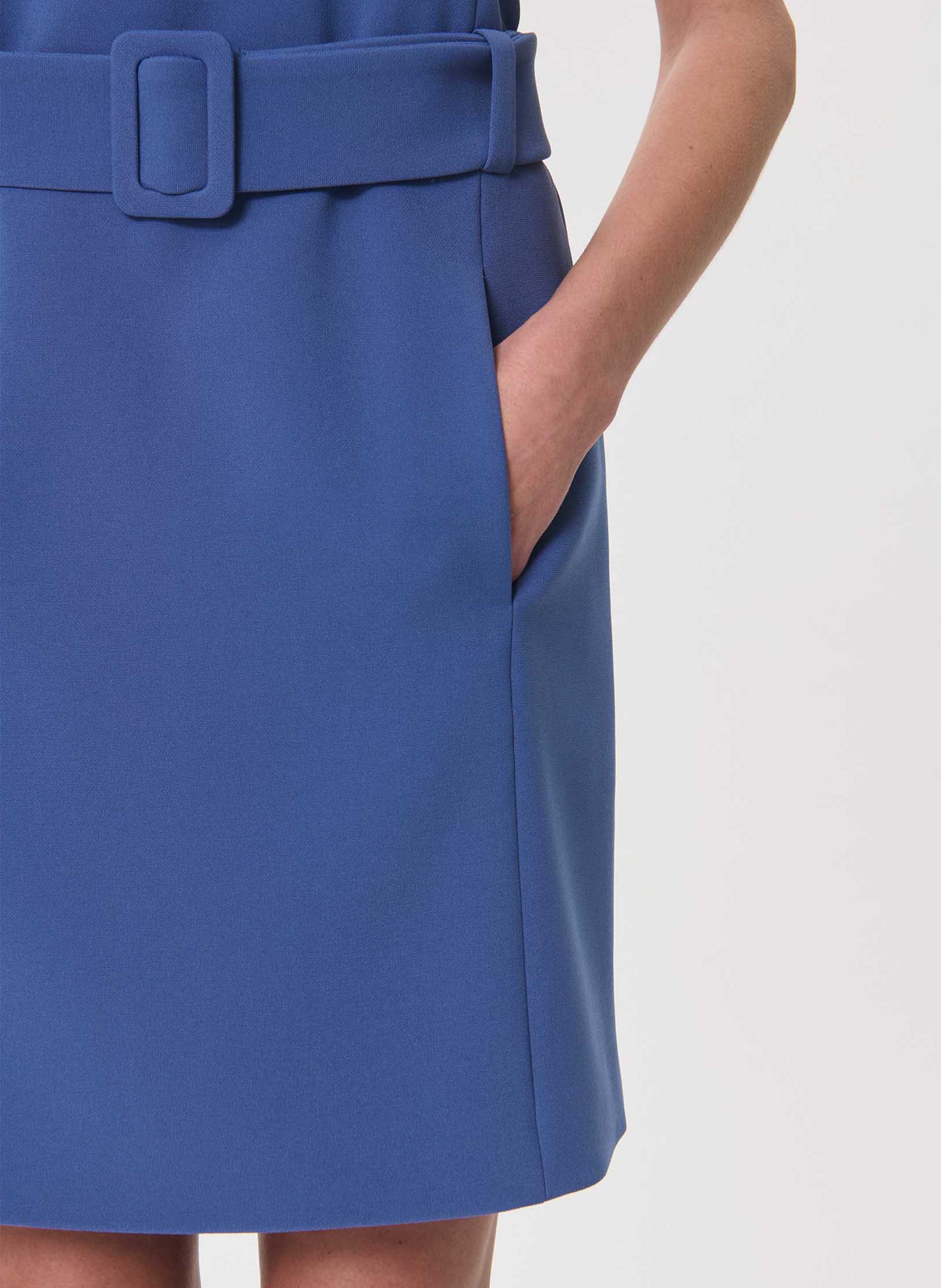 Ärmelloses Kurzkleid mit Gürtel TARA JARMON Blau