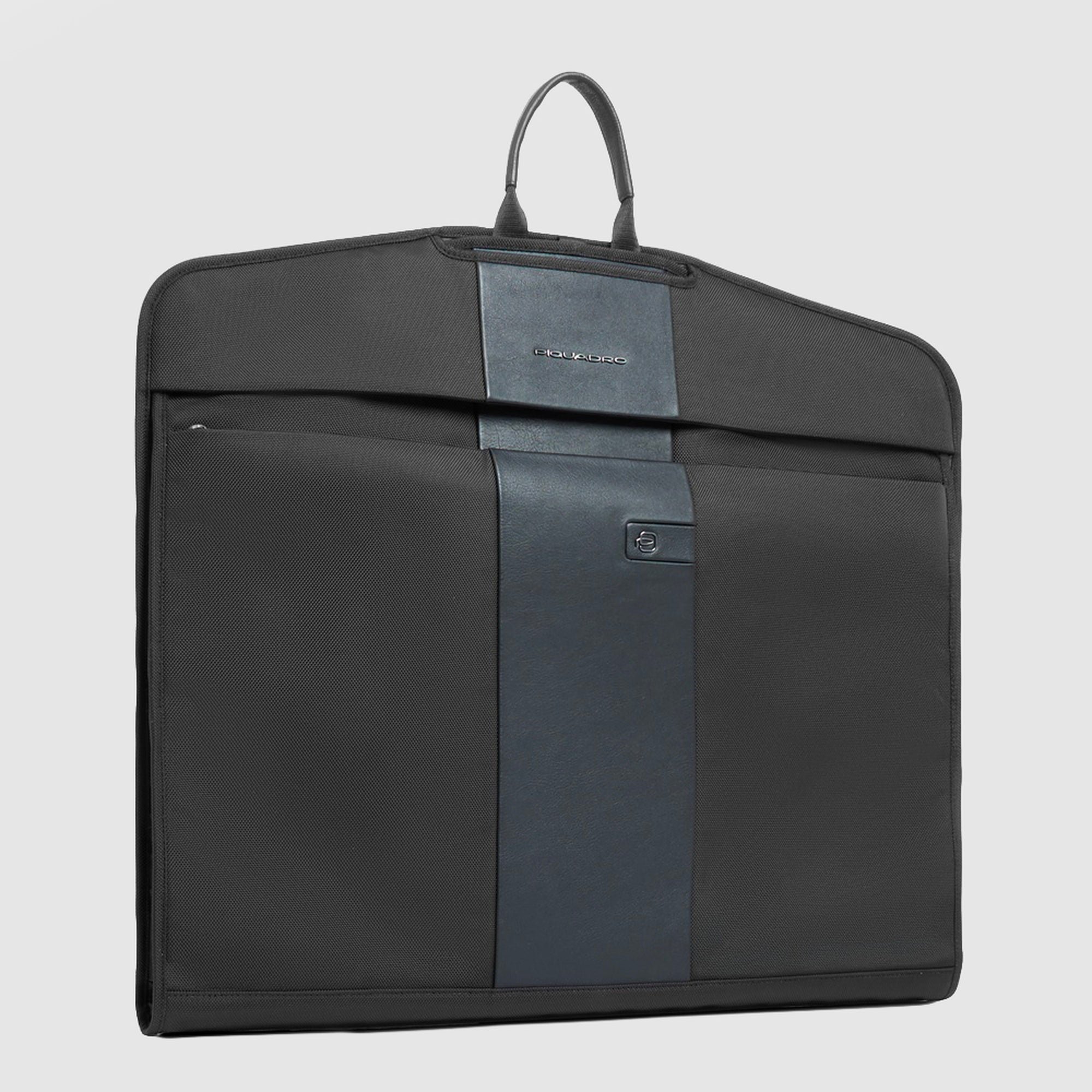 Travel garment bag to hang in recycled fabric PIQUADRO Black