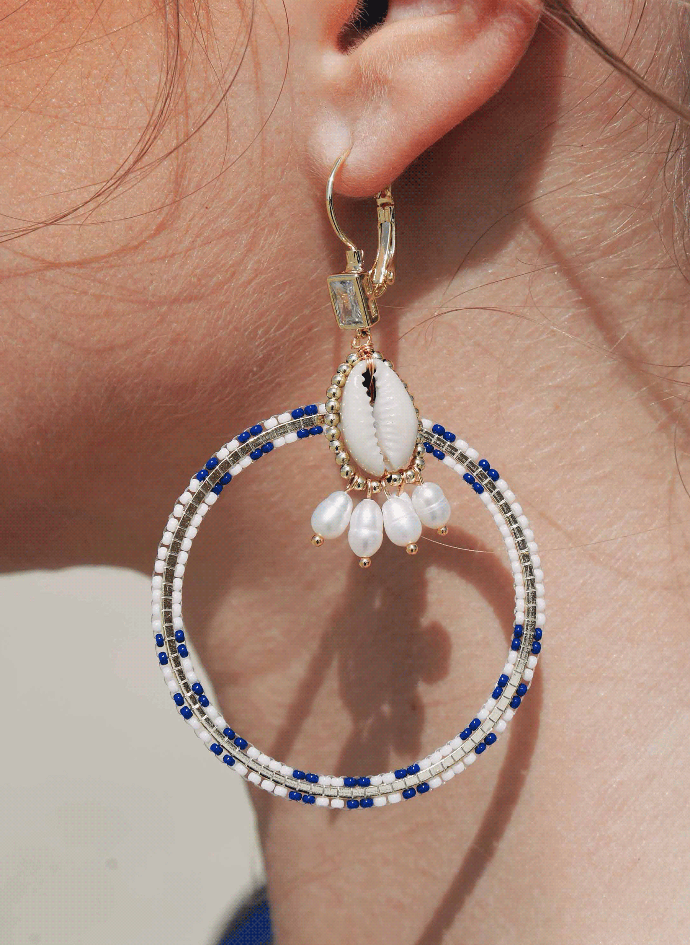 Dangling earrings with pearls for pierced ears HIPANEMA White