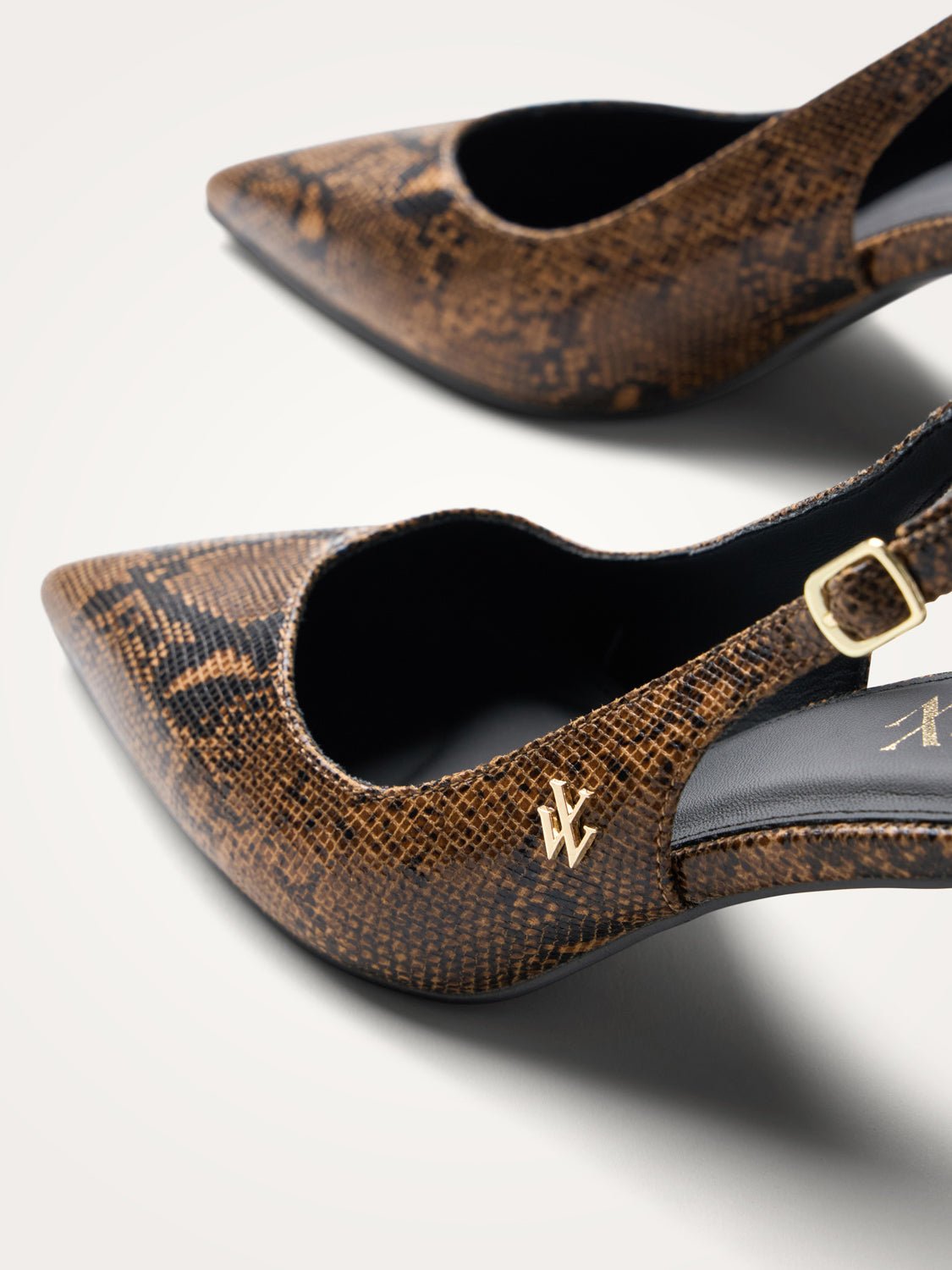 Slingback pumps VANESSA WU Beige