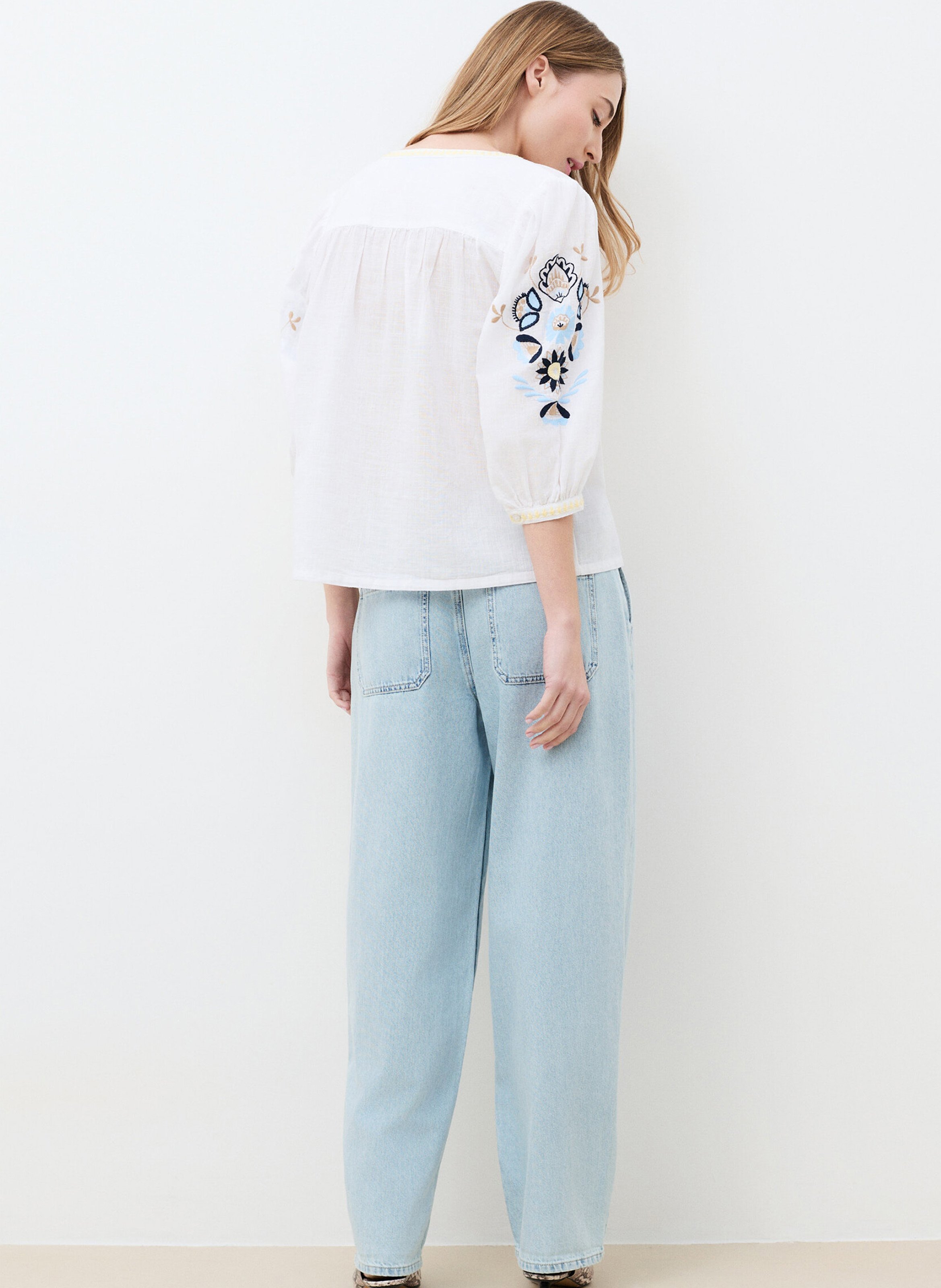 Ruimvallende, katoenen blouse met tuniekhals CAROLL Wit