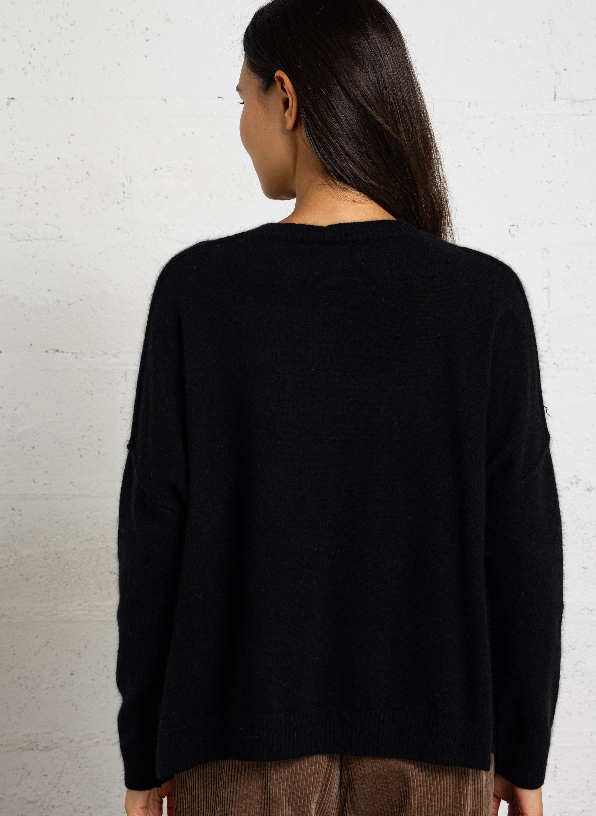 Pull col V en laine mélangée BELLA JONES Noir