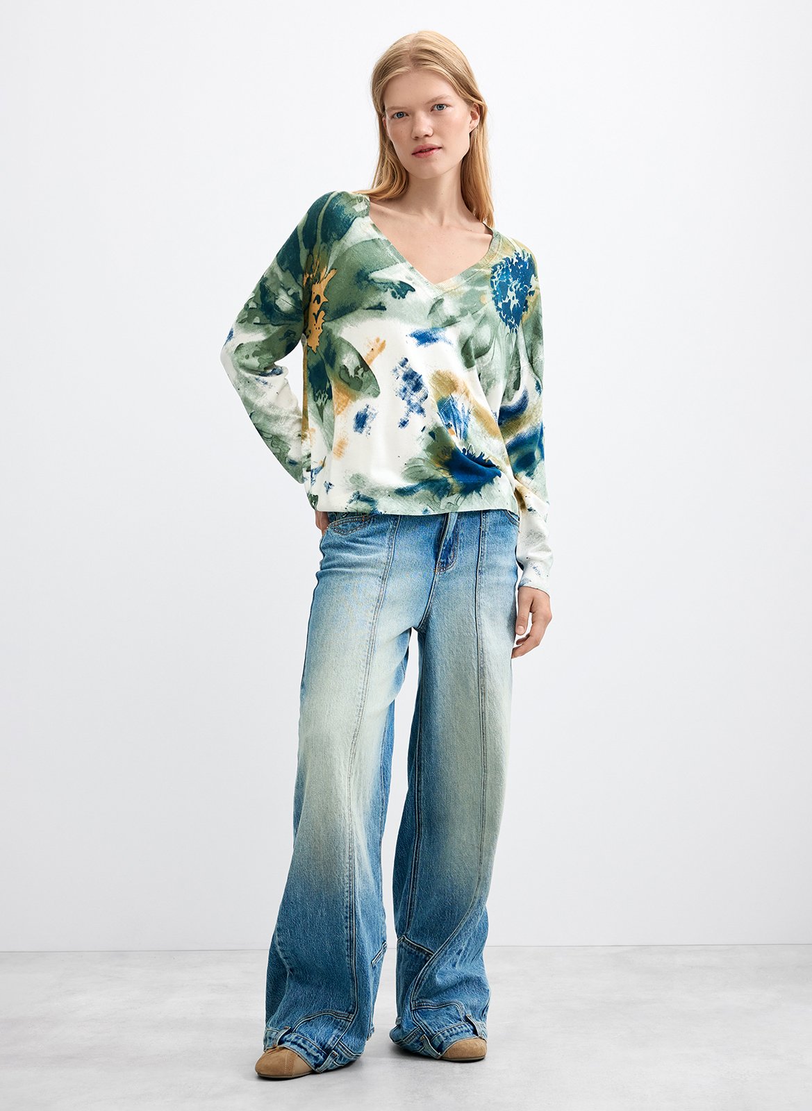 Printed V-neck sweater DESIGUAL White