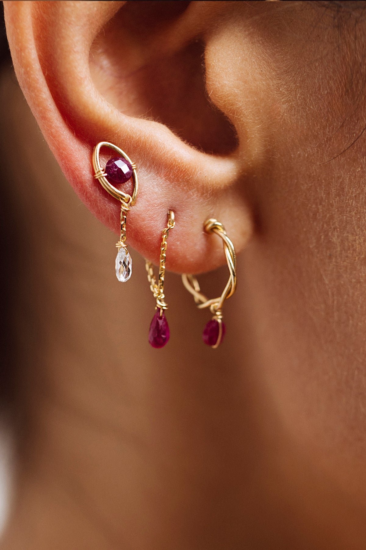 Mia chain earrings essential 18k gold ruby YAY Pink