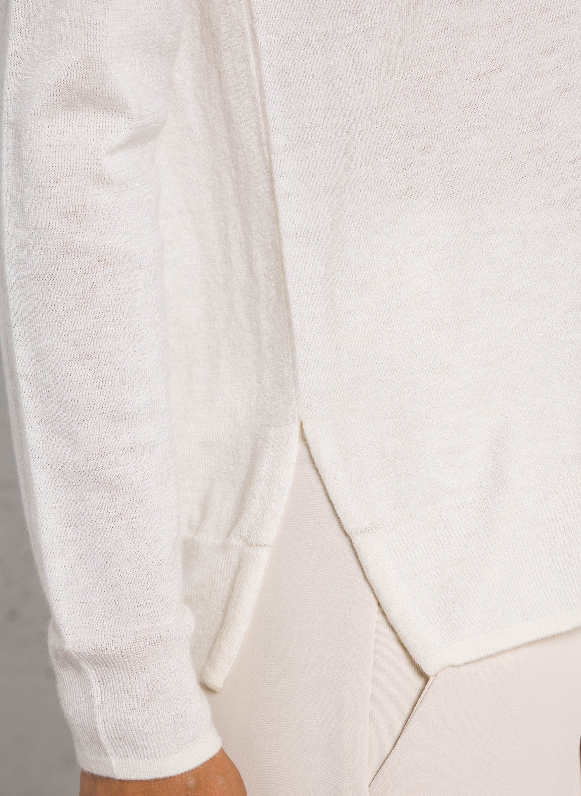 Rechte V-hals trui met stropdas LA PETITE ETOILE Beige